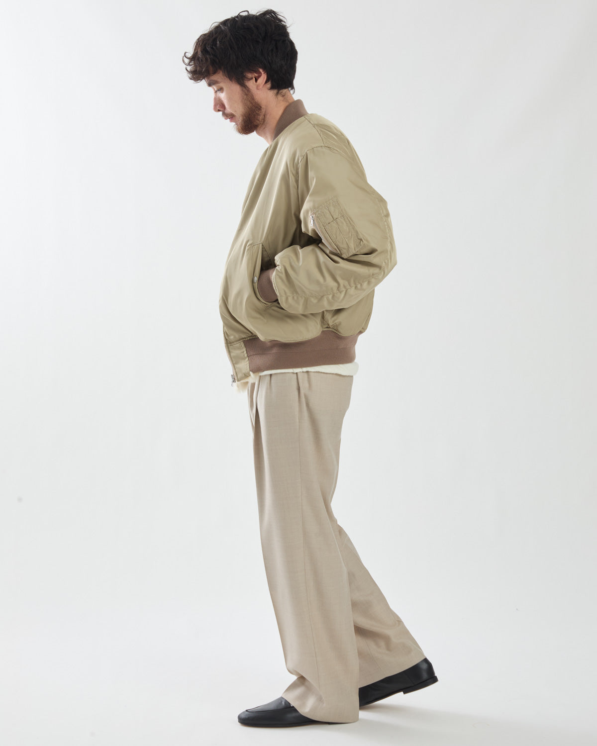 SUPER LIGHT WOOL TWO-TUCK SLACKS