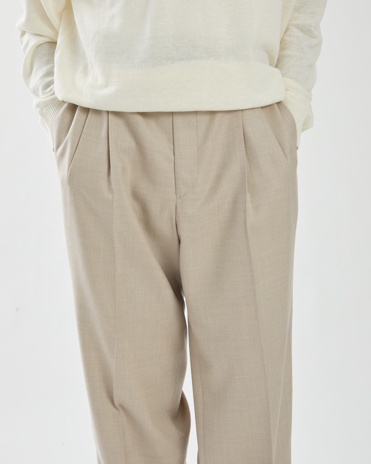 SUPER LIGHT WOOL TWO-TUCK SLACKS