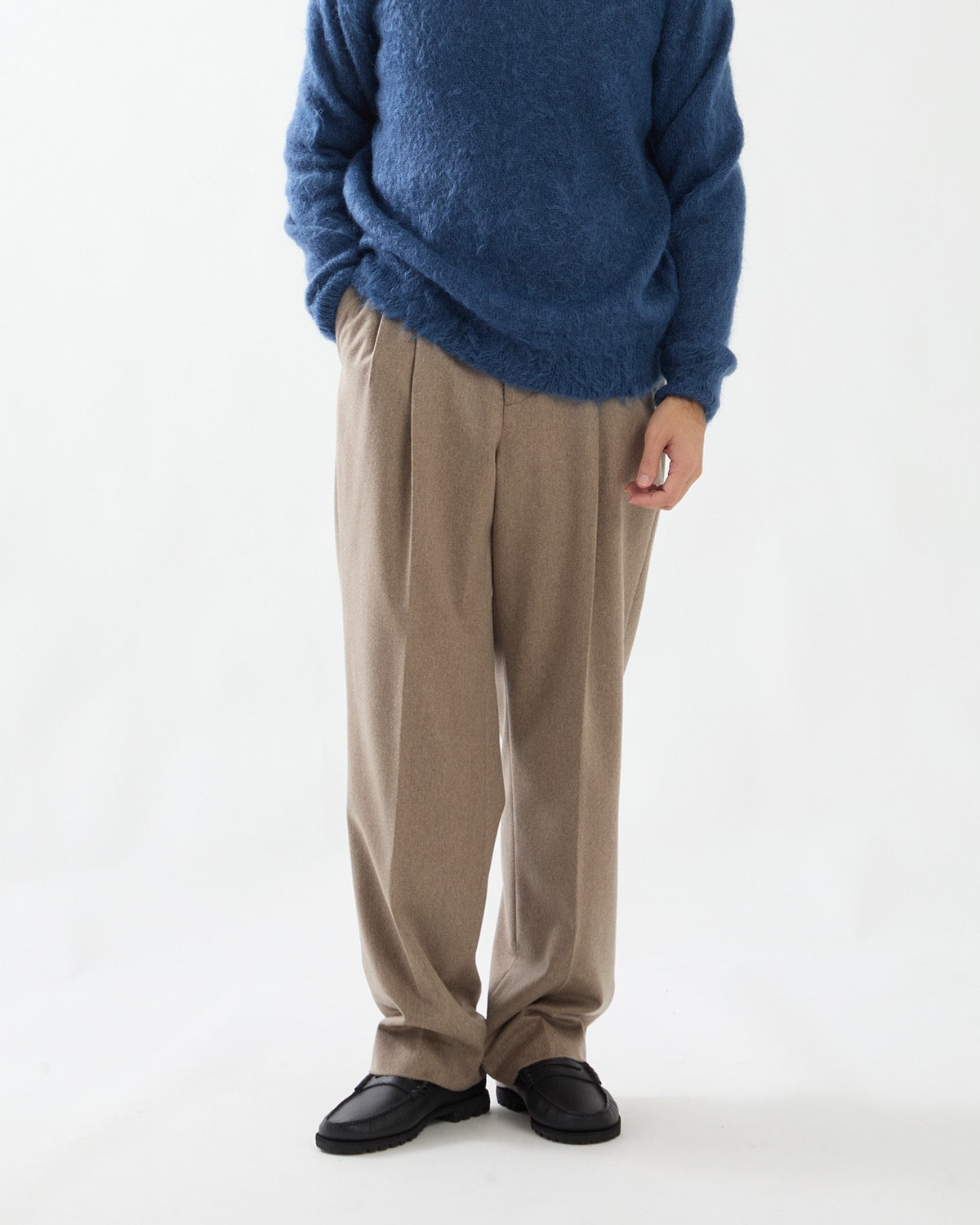 CASHMERE MOLESKIN TWO-TUCK SLACKS