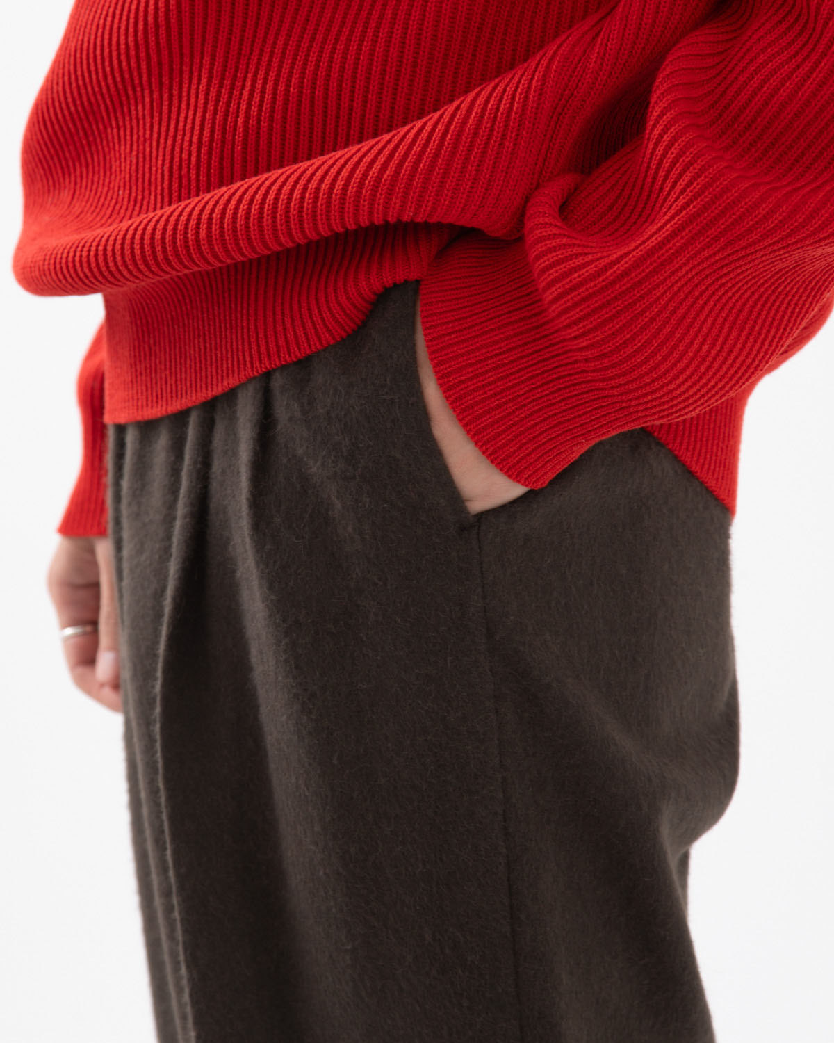 BABY CAMEL FLANNEL TWO-TUCK SLACKS