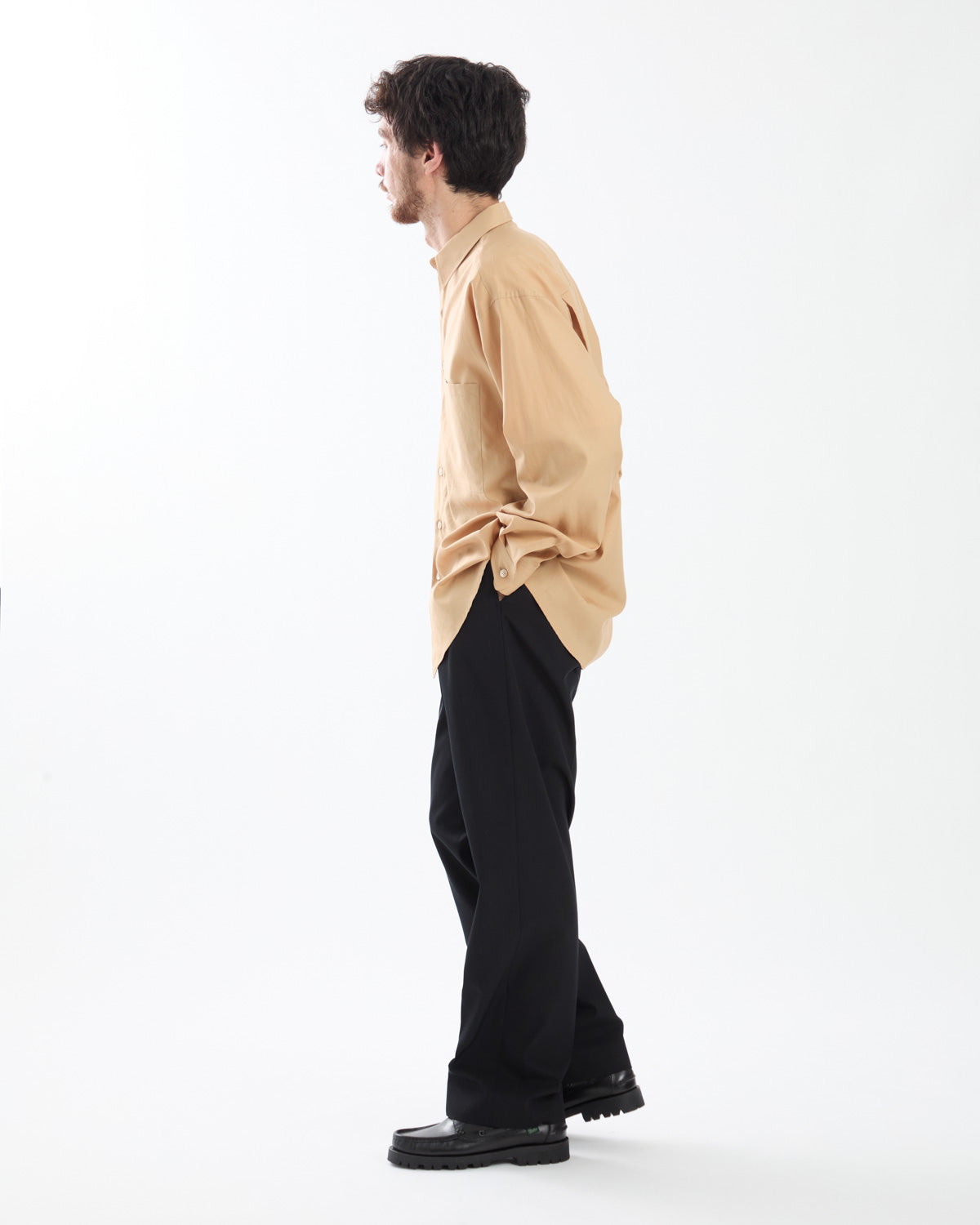LIGHT WOOL MAX GABARDINE TWO-TUCK SLACKS
