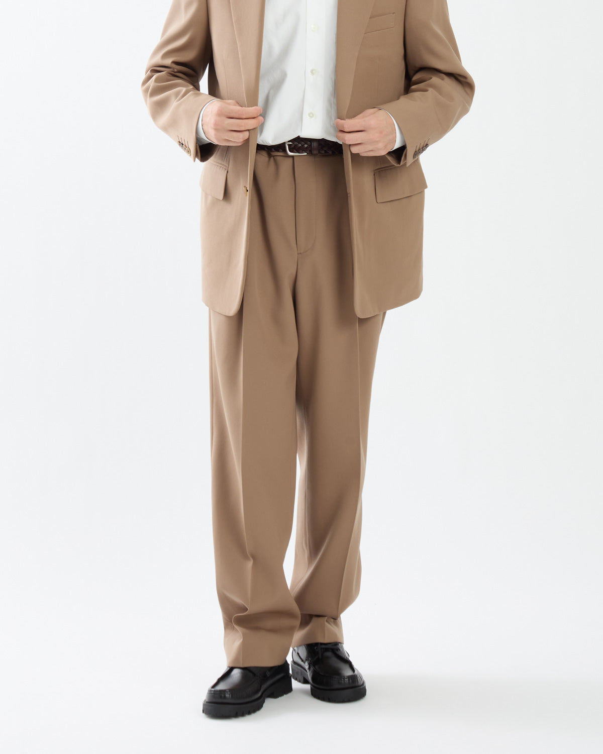LIGHT WOOL MAX GABARDINE TWO-TUCK SLACKS
