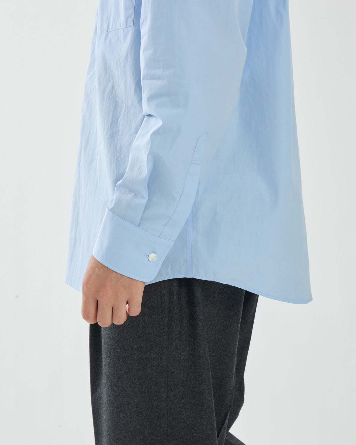 FINX LIGHT WEATHER CHAMBRAY SHIRT