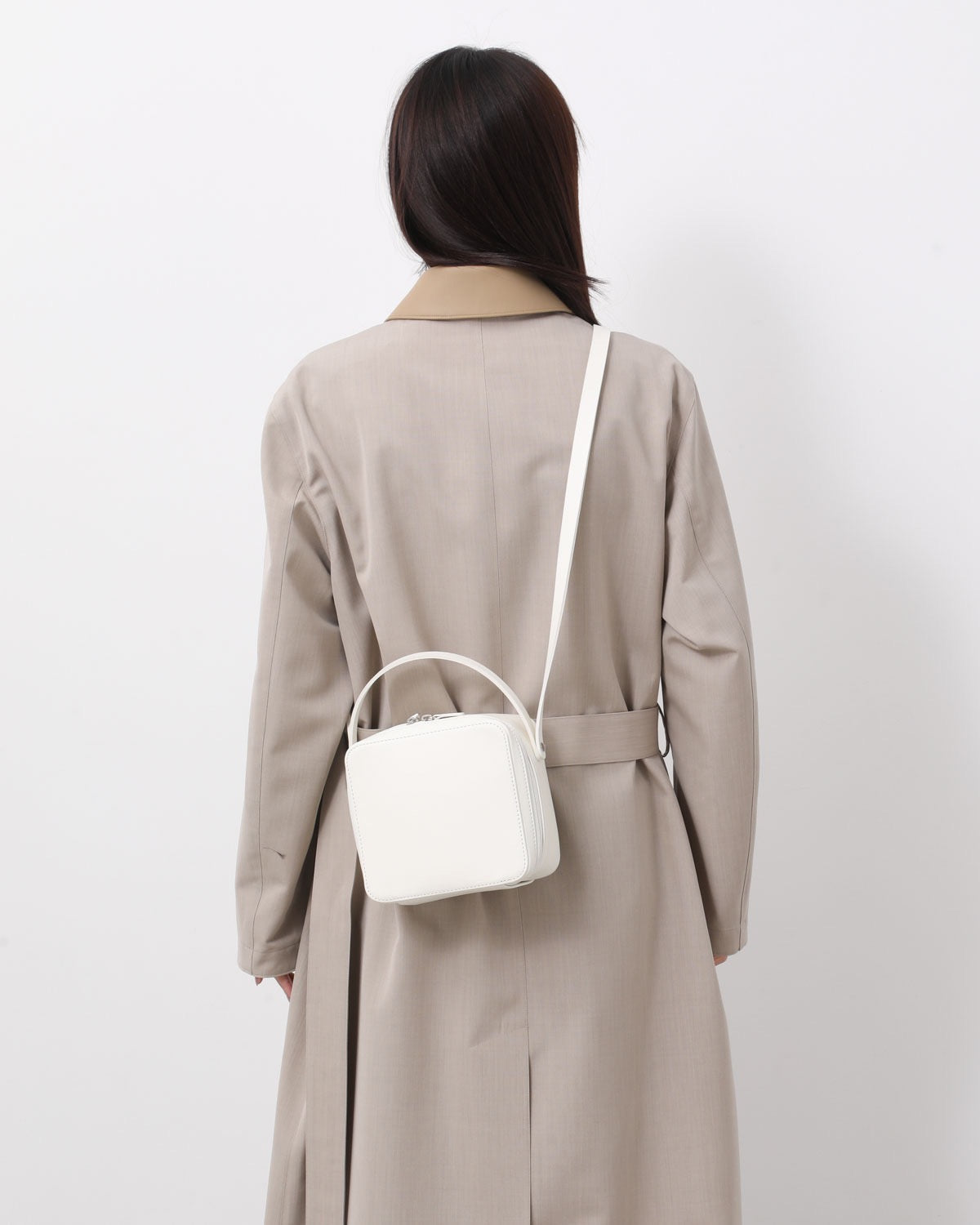 LEATHER SHOULDER BAG MADE BY AETA