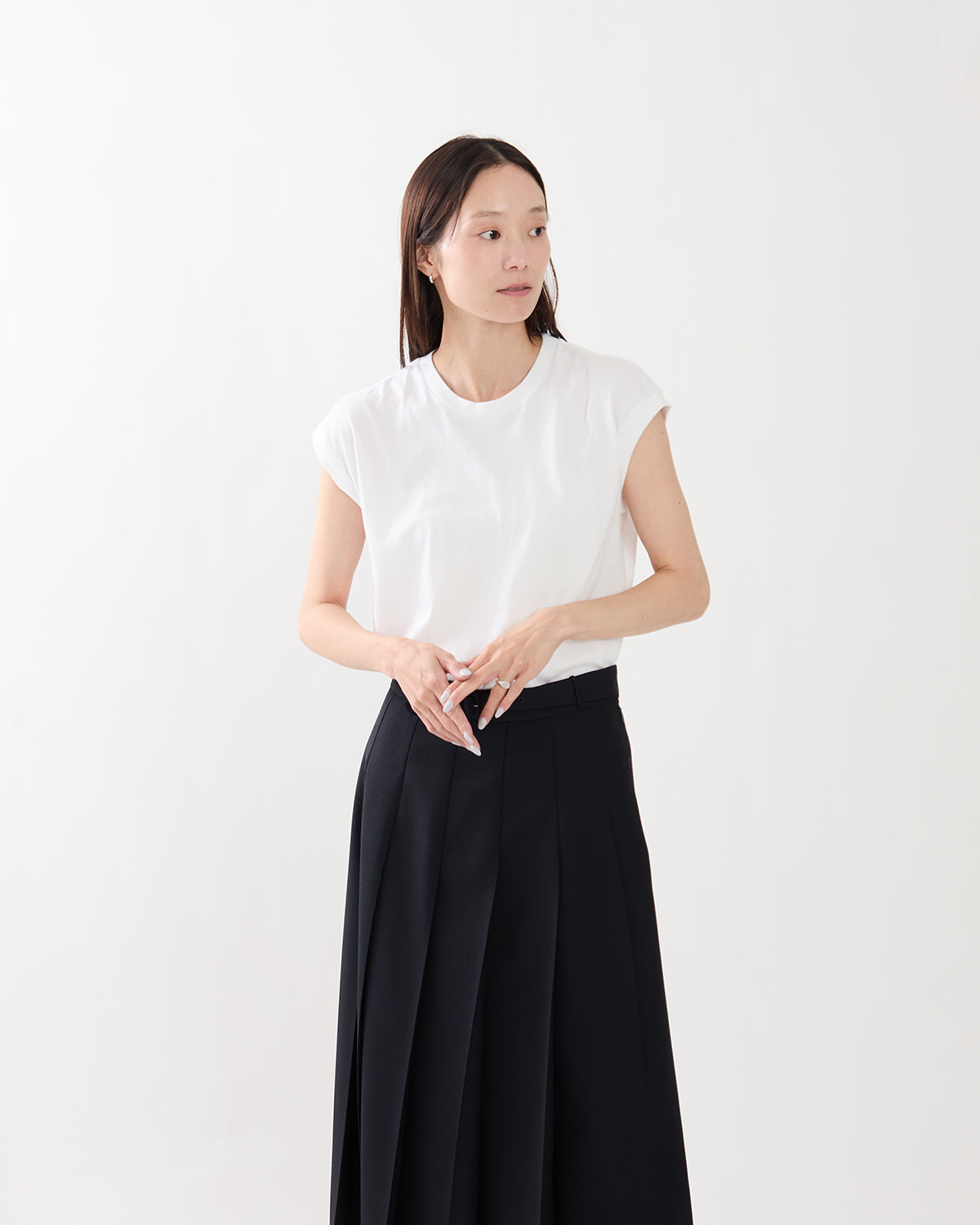 SEAMLESS CREW NECK SLEEVELESS