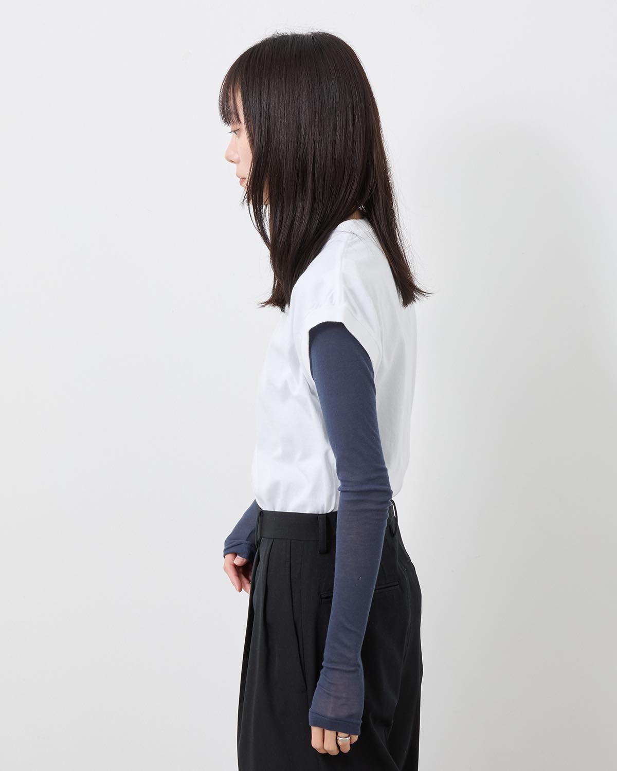 SEAMLESS CREW NECK SLEEVELESS