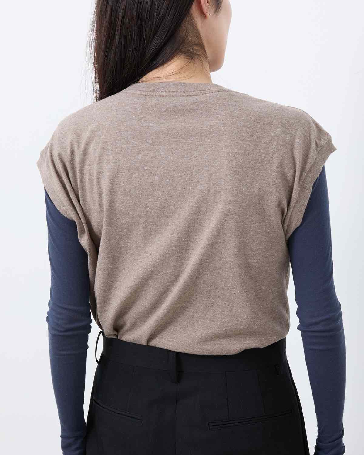 SEAMLESS CREW NECK SLEEVELESS