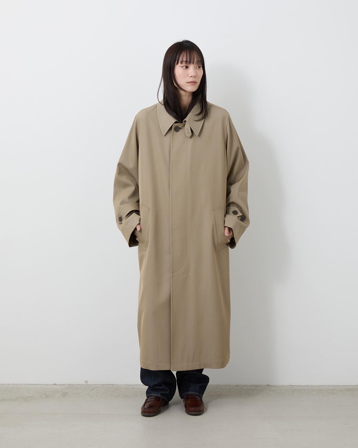 LIGHT WOOL MAX GABARDINE COAT (WOMEN'S)