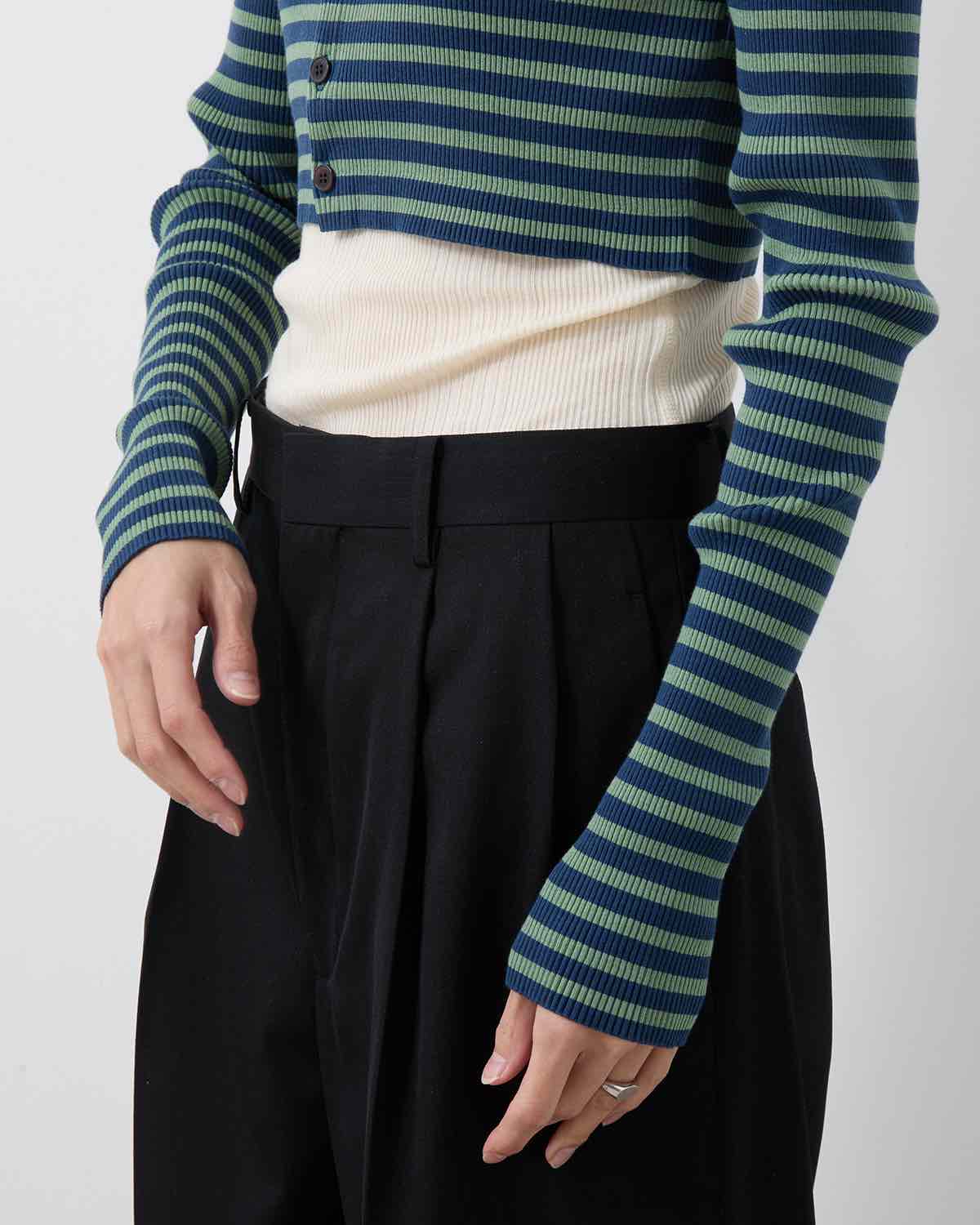 COTTON HIGH GAUGE RIB KNIT CROPPED CREW NECK CARDIGAN