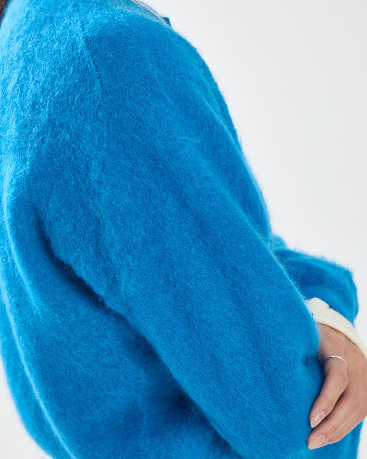GARMENT-DYED BABY ALPACA FUR KNIT CREW-NECK CARDIGAN