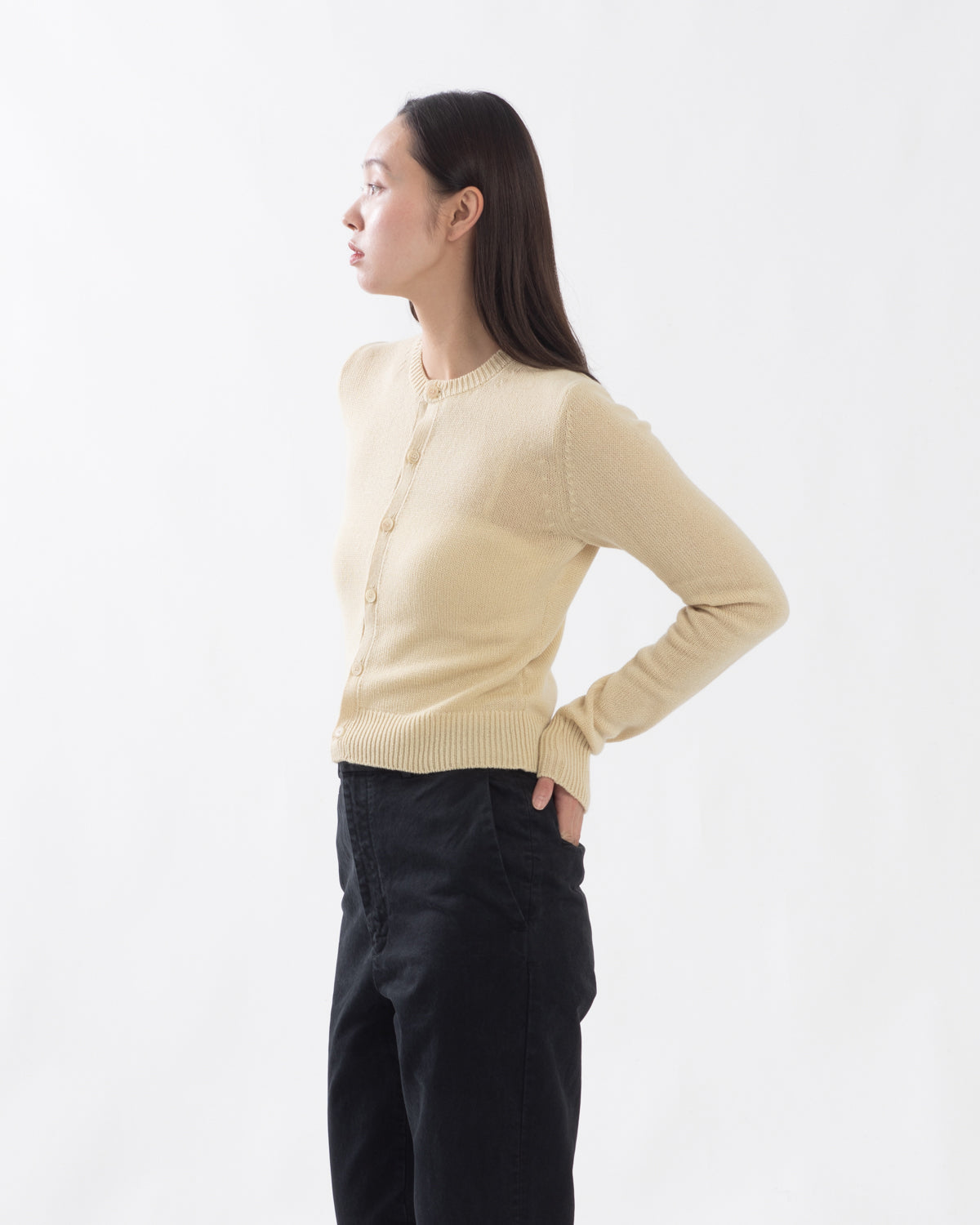 LIGHT CASHMERE KNIT CREW-NECK CARDIGAN