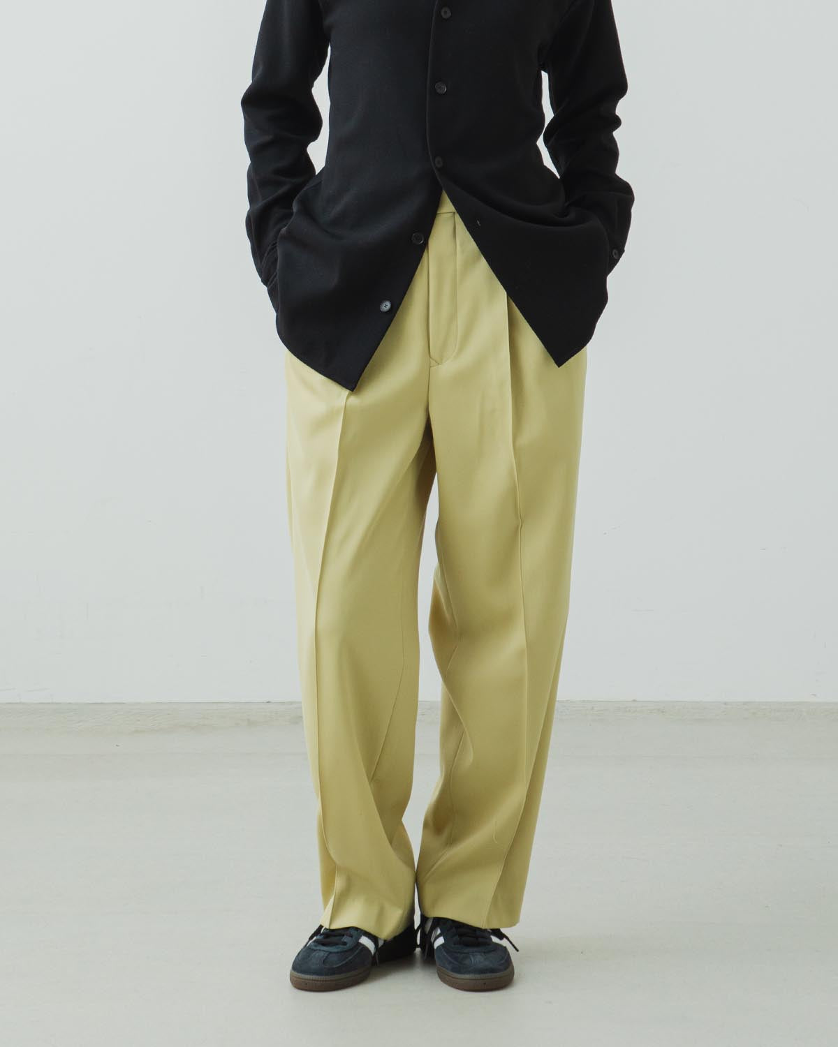 LIGHT WOOL MAX GABARDINE SLACKS