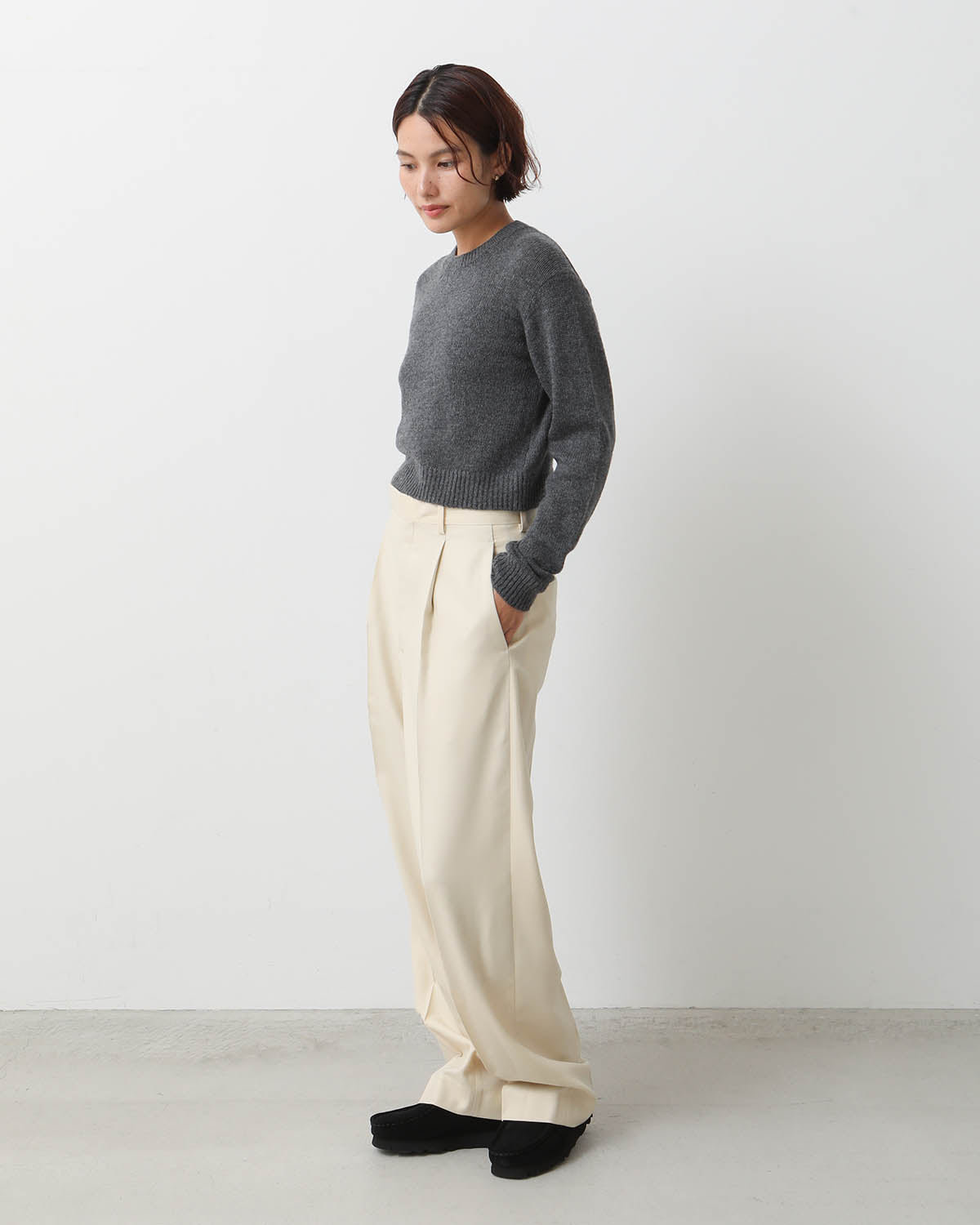 SUPER LIGHT WOOL SLACKS (WOMEN'S)