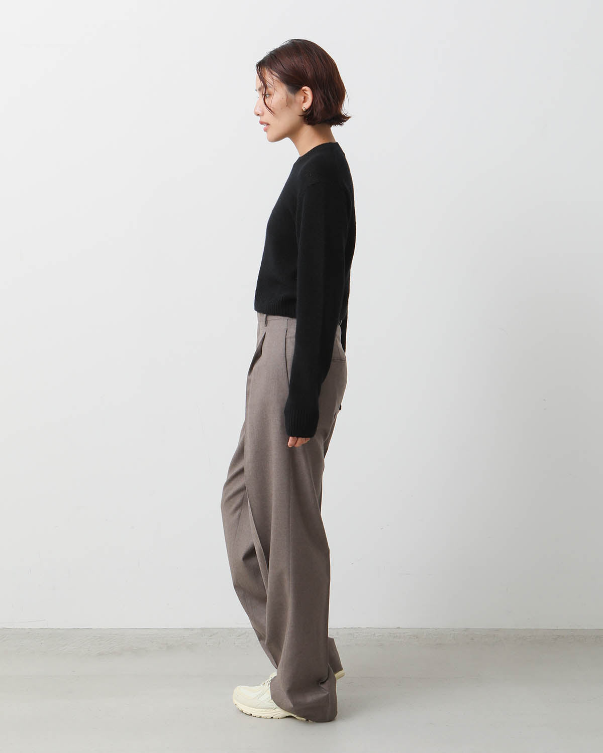 SUPER LIGHT WOOL SLACKS (WOMEN'S)