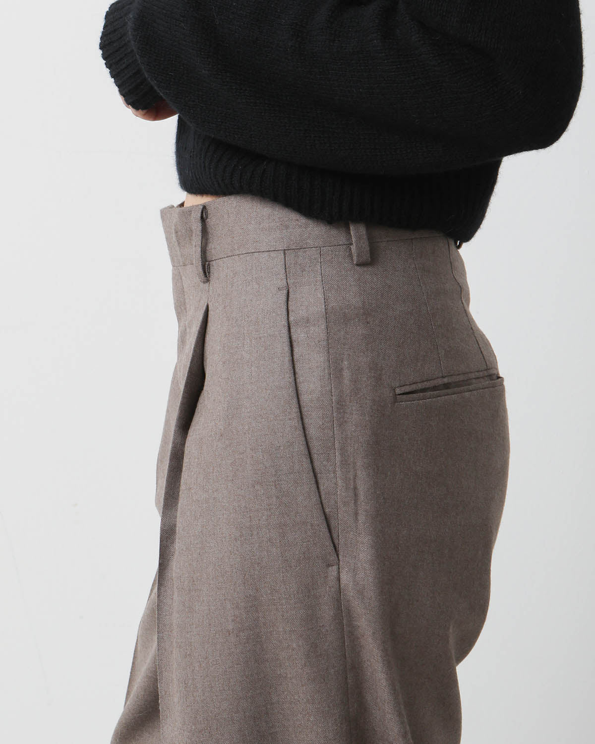 SUPER LIGHT WOOL SLACKS (WOMEN'S)