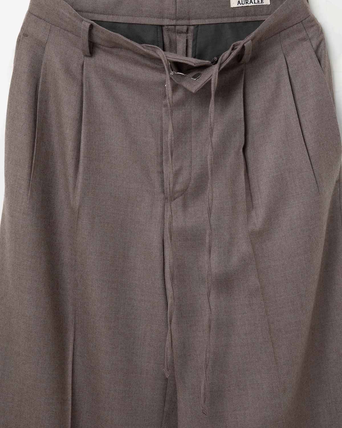 SUPER LIGHT WOOL TWO-TUCK SLACKS (WOMEN'S)