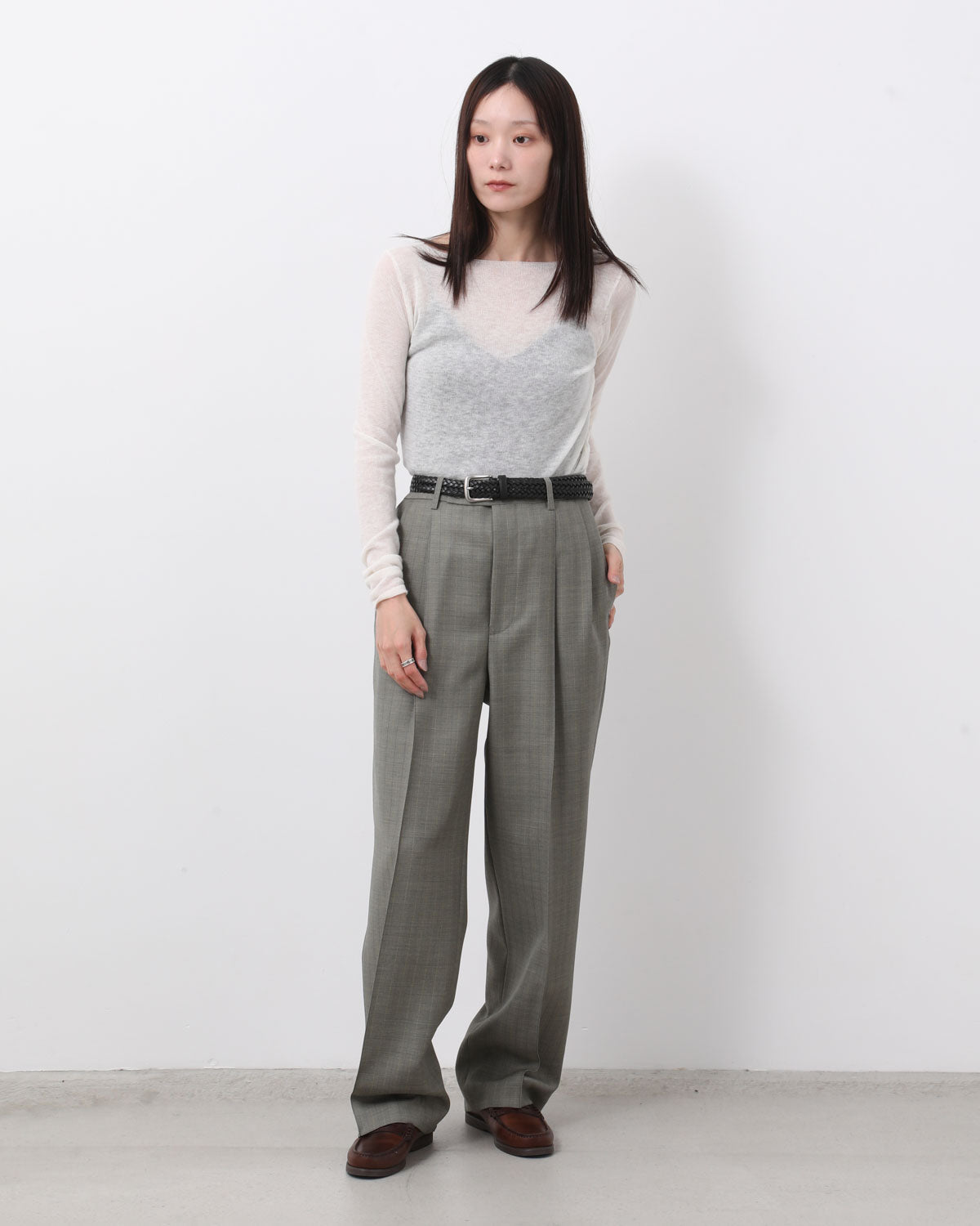 BLUEFACED WOOL TWO-TUCK SLACKS (WOMEN'S)