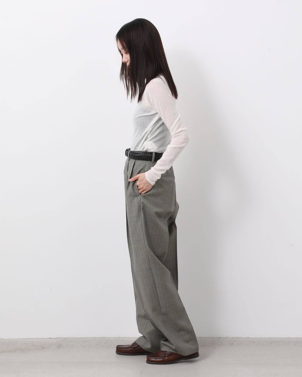 BLUEFACED WOOL TWO-TUCK SLACKS (WOMEN'S)