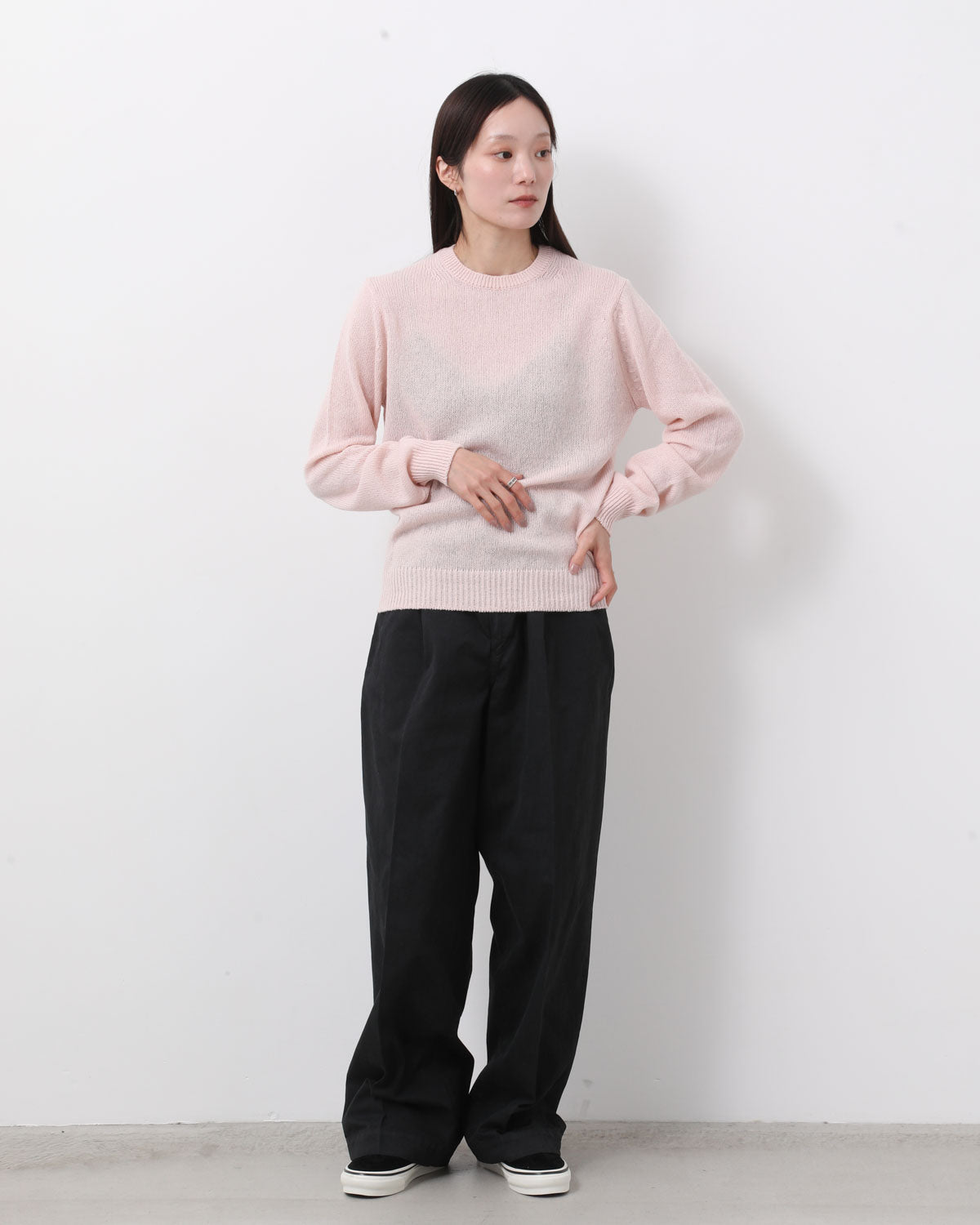 GARMENT-DYED FINX LIGHT CHINO ONE-TUCK WIDE PANTS (WOMEN'S)