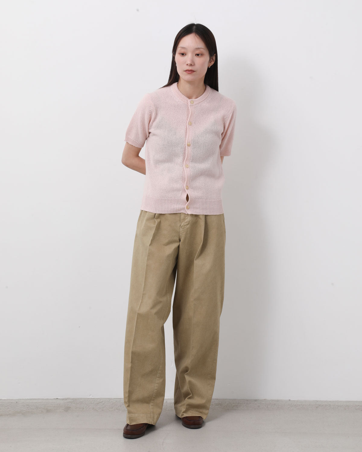 GARMENT-DYED FINX LIGHT CHINO ONE-TUCK WIDE PANTS (WOMEN'S)