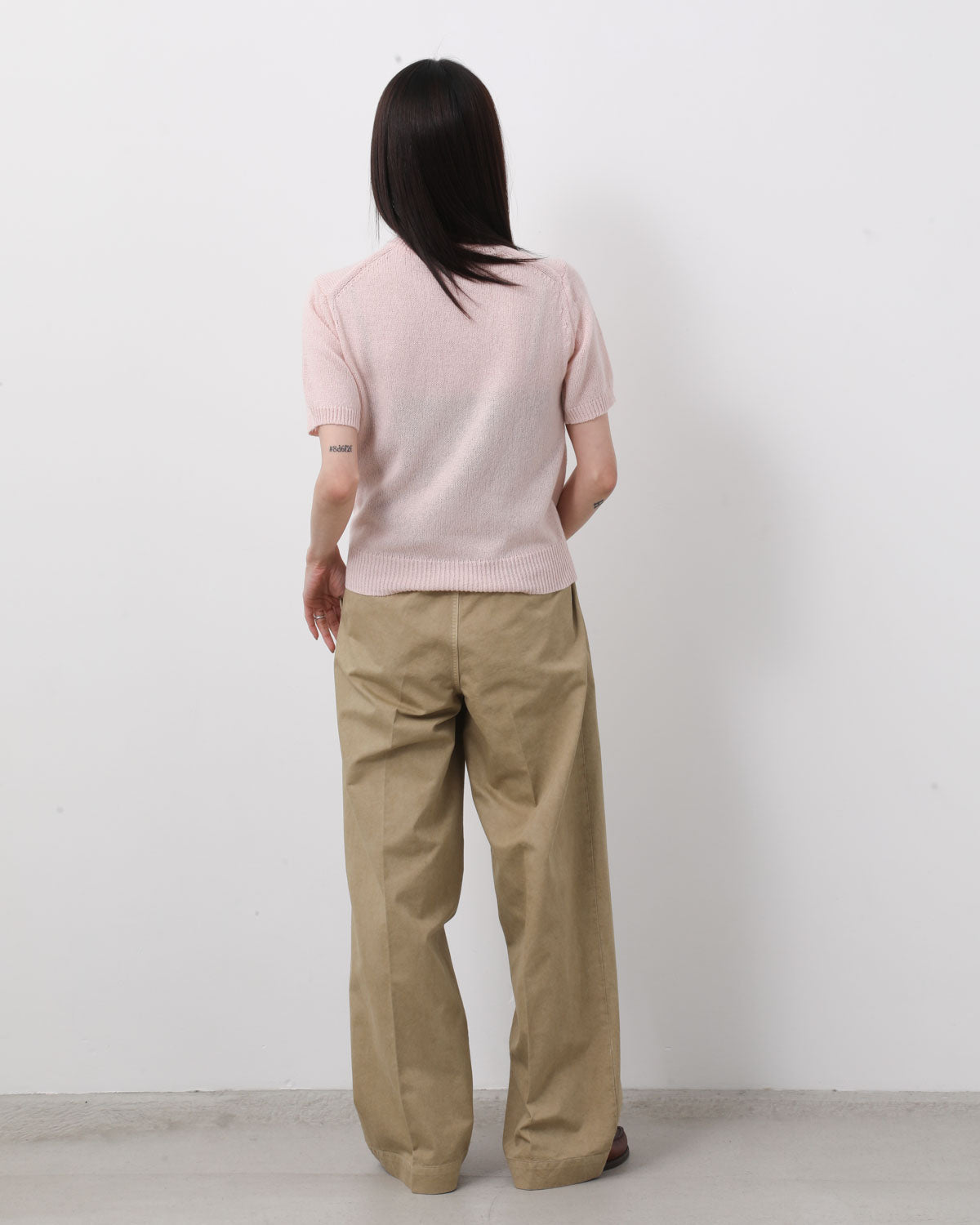 GARMENT-DYED FINX LIGHT CHINO ONE-TUCK WIDE PANTS (WOMEN'S)