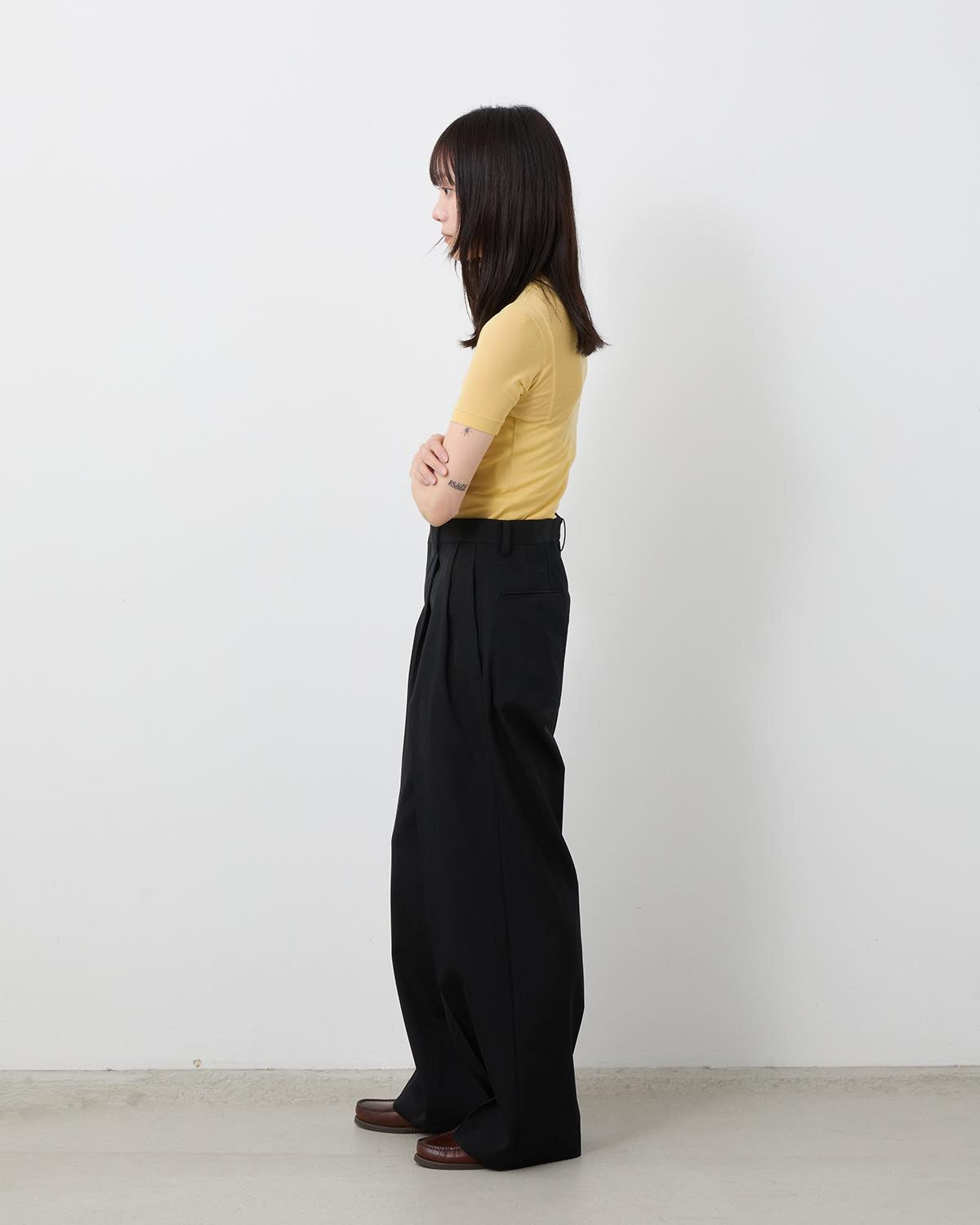 LIGHT WOOL MAX GABARDINE TWO-TUCK SLACKS (WOMEN'S)