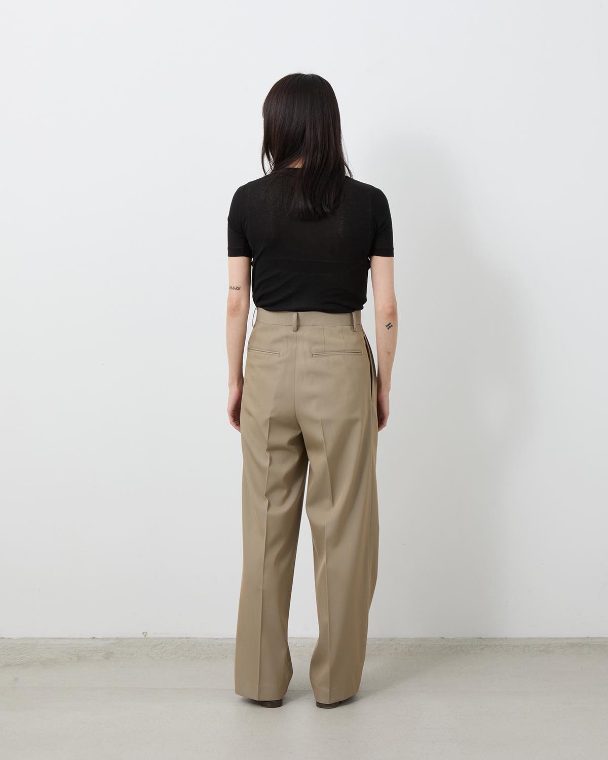 LIGHT WOOL MAX GABARDINE TWO-TUCK SLACKS (WOMEN'S)