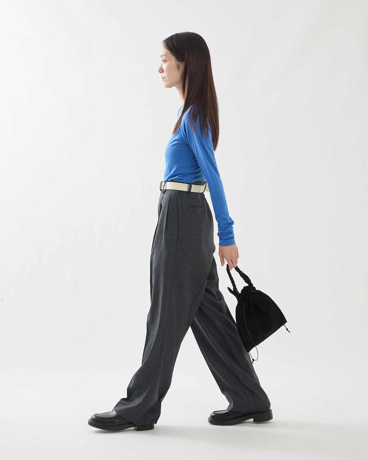 SUPER LIGHT WOOL TWO-TUCK SLACKS