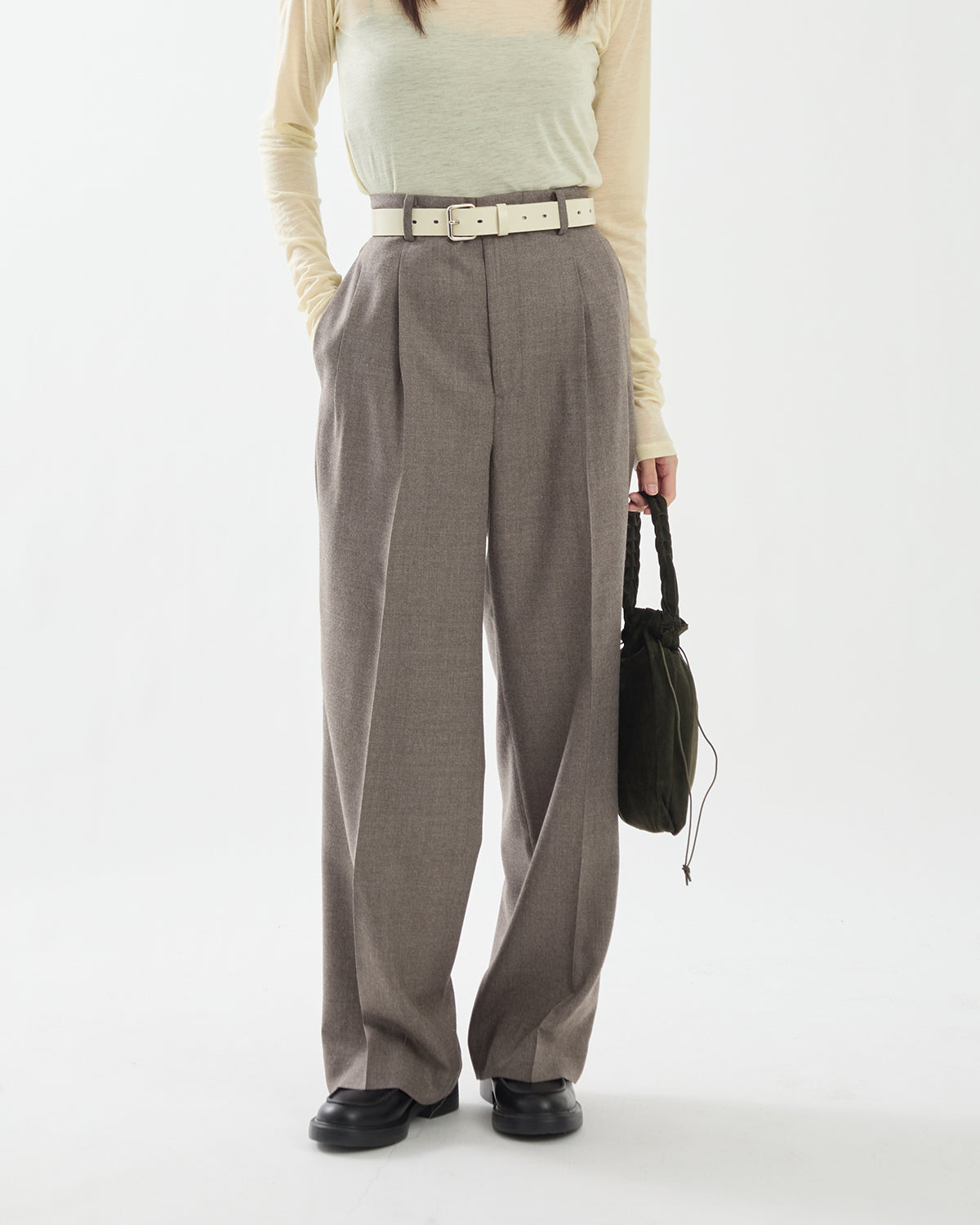SUPER LIGHT WOOL TWO-TUCK SLACKS