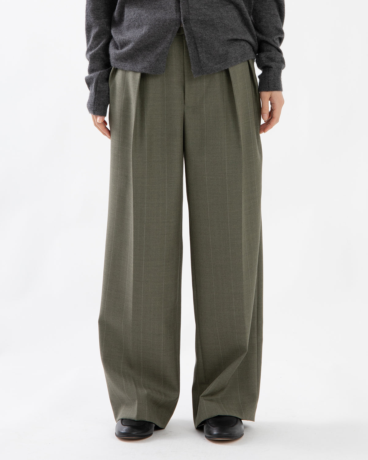 BLUEFACED WOOL TWO-TUCK SLACKS (WOMEN'S)