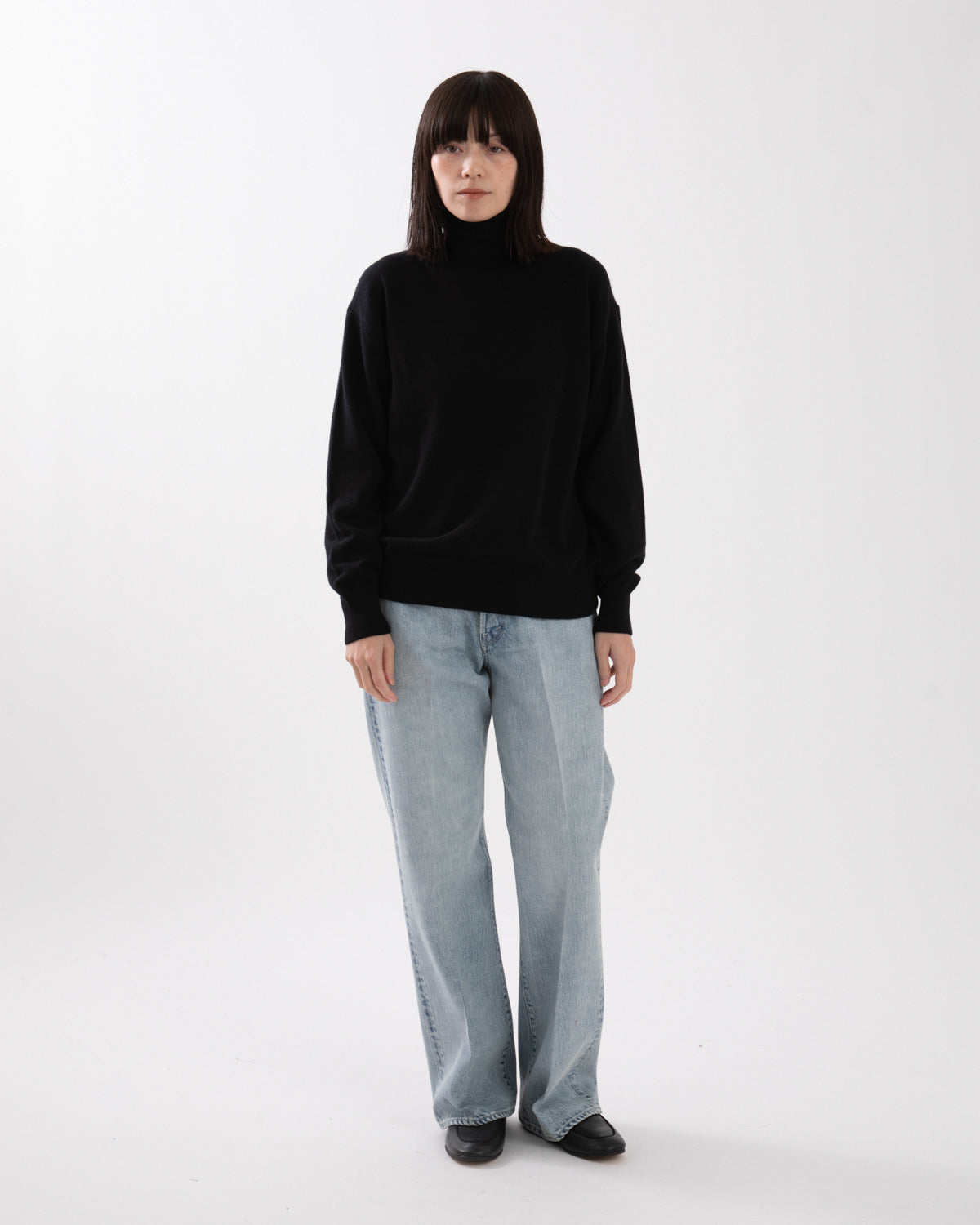 FADED HEAVY DENIM CENTRE-PLEATED PANTS (WOMEN'S)
