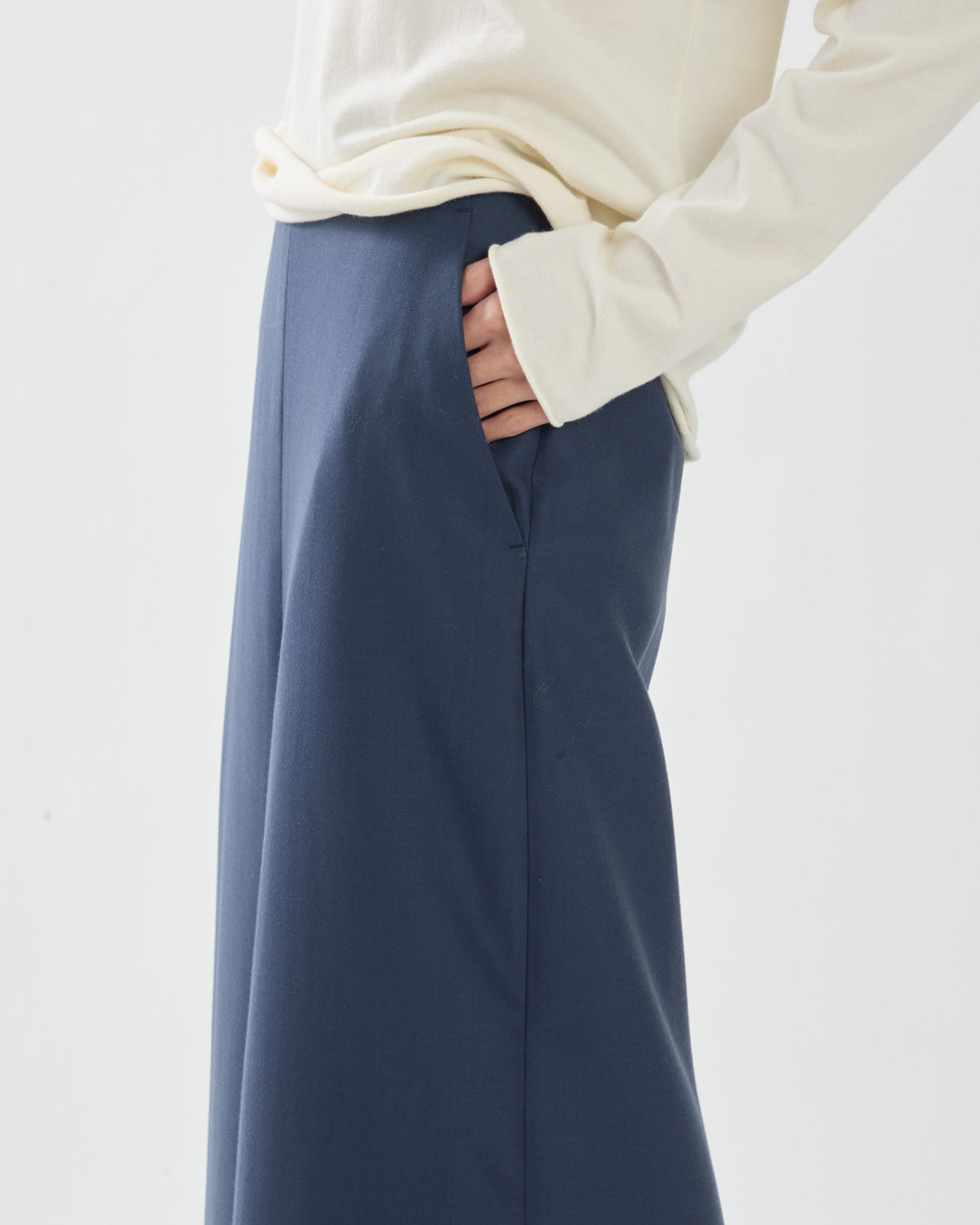 TENSE WOOL DOUBLE CLOTH SLIT SKIRT