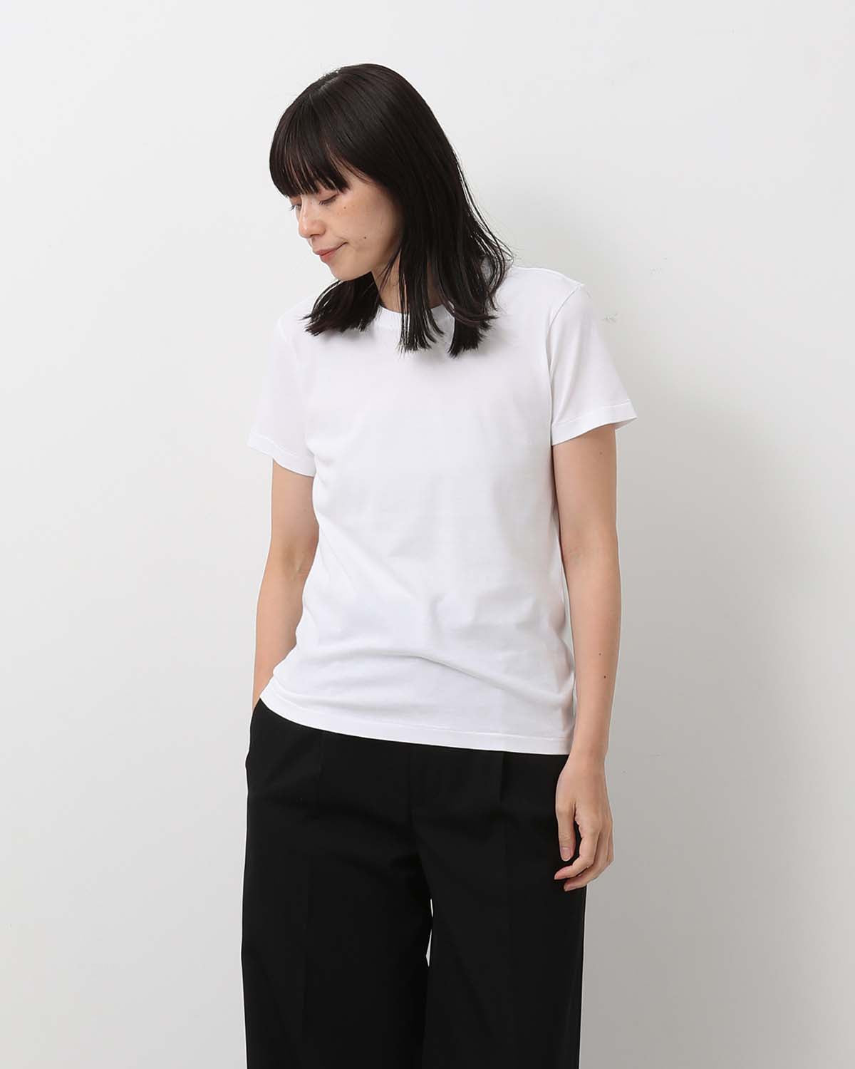 SEAMLESS CREW NECK TEE