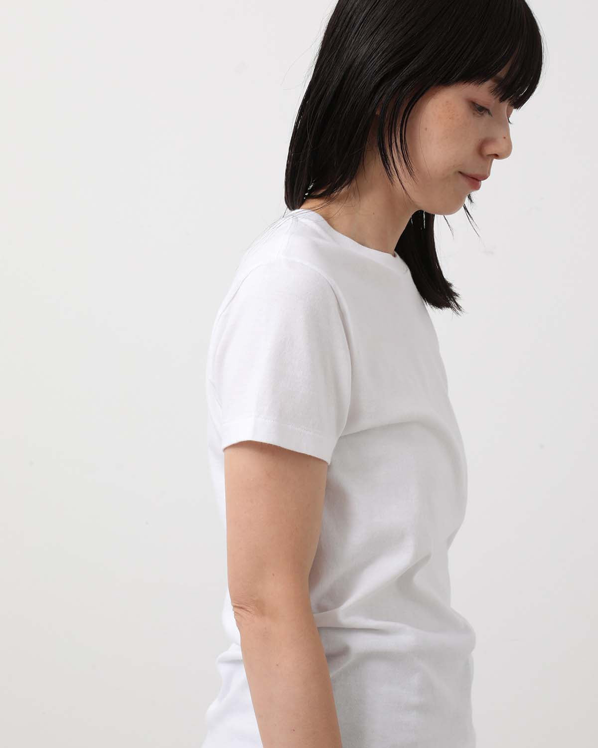 SEAMLESS CREW NECK TEE