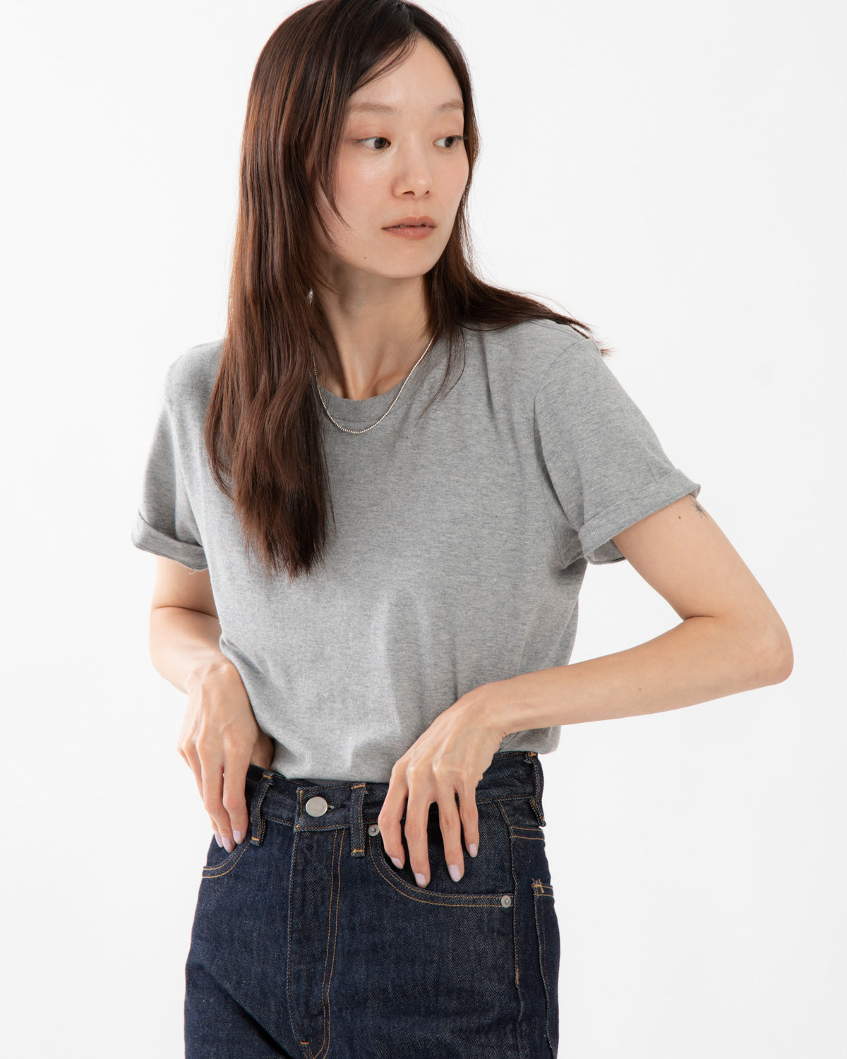 SEAMLESS CREW NECK TEE