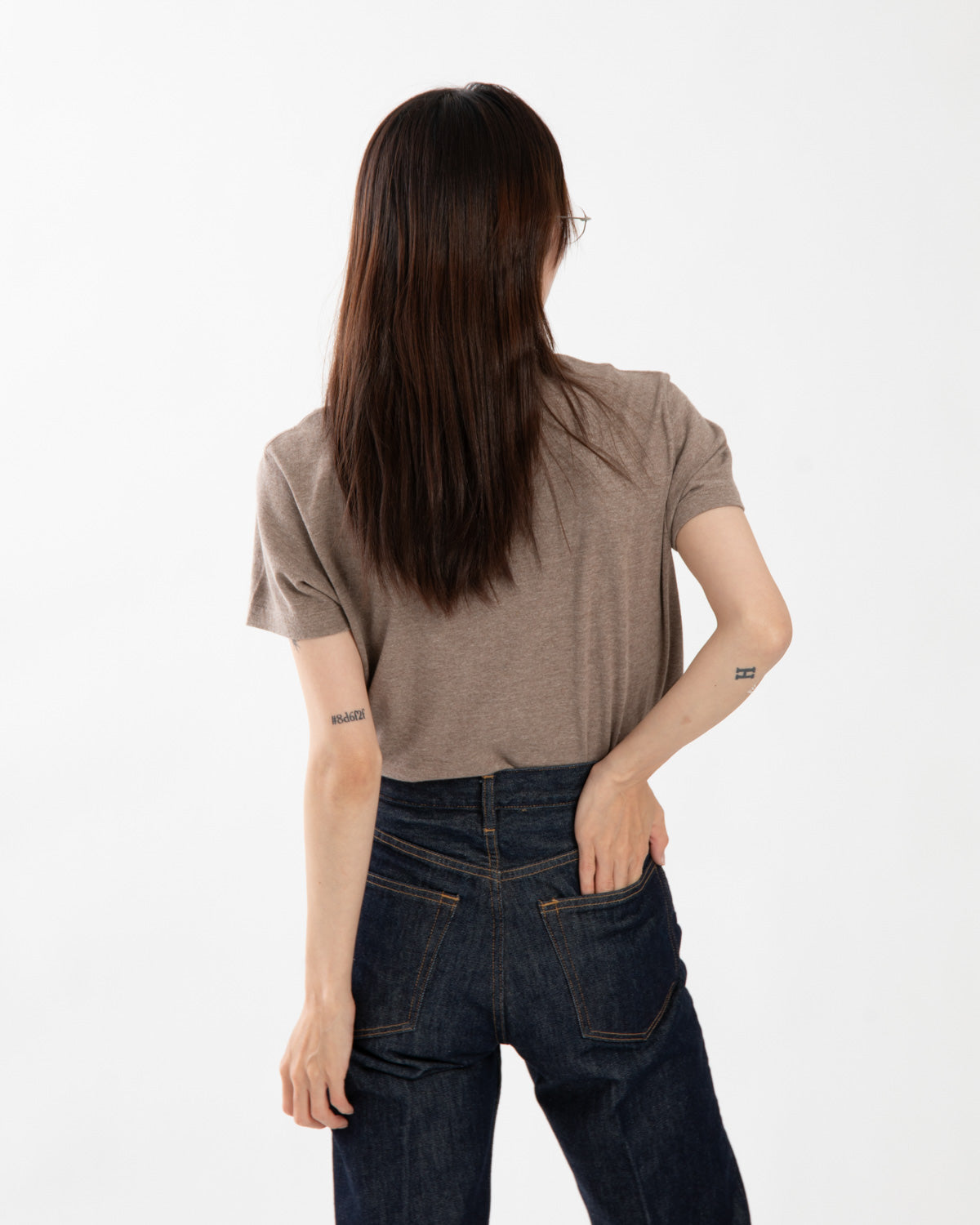 SEAMLESS CREW NECK TEE