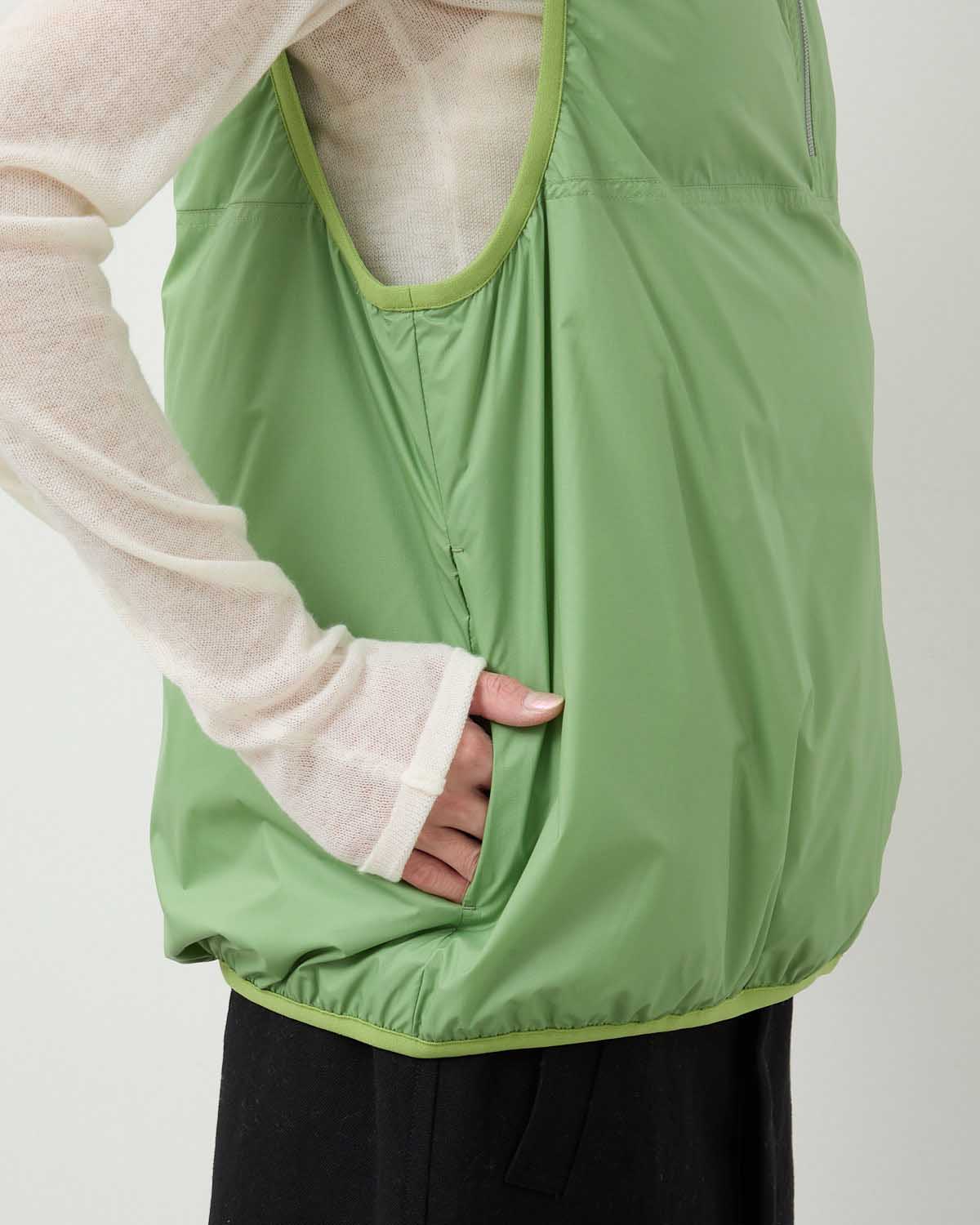 SUPER LIGHT NYLON RIPSTOP DOWN P/O VEST (WOMEN'S)