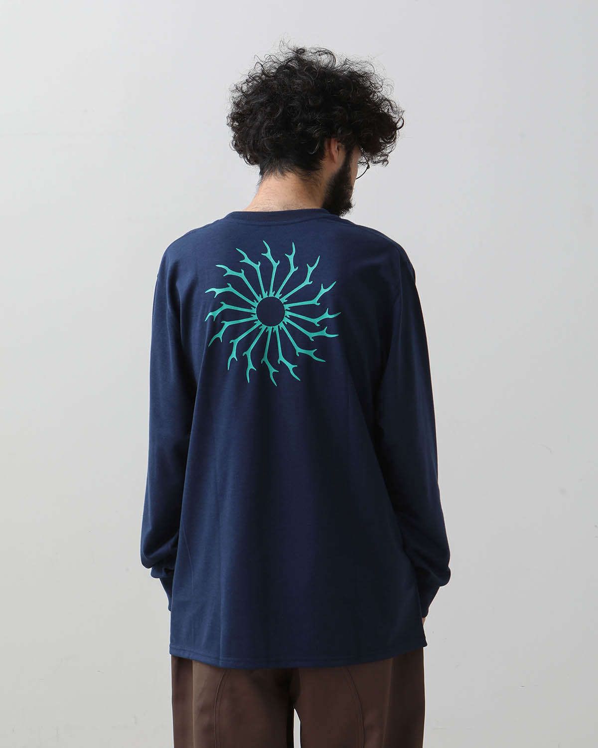 L/S ROUND POCKET TEE - CIRCLE HORN