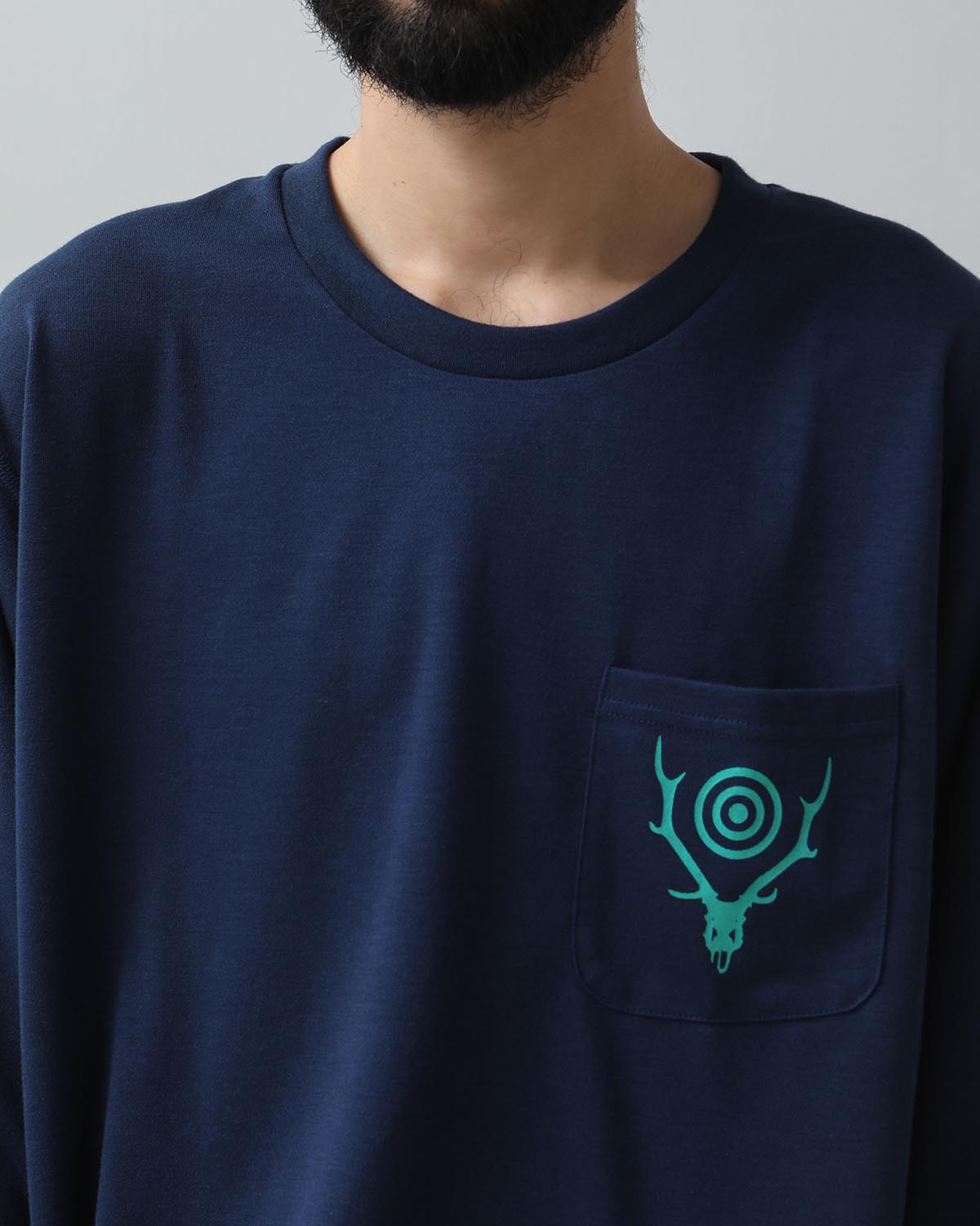 L/S ROUND POCKET TEE - CIRCLE HORN