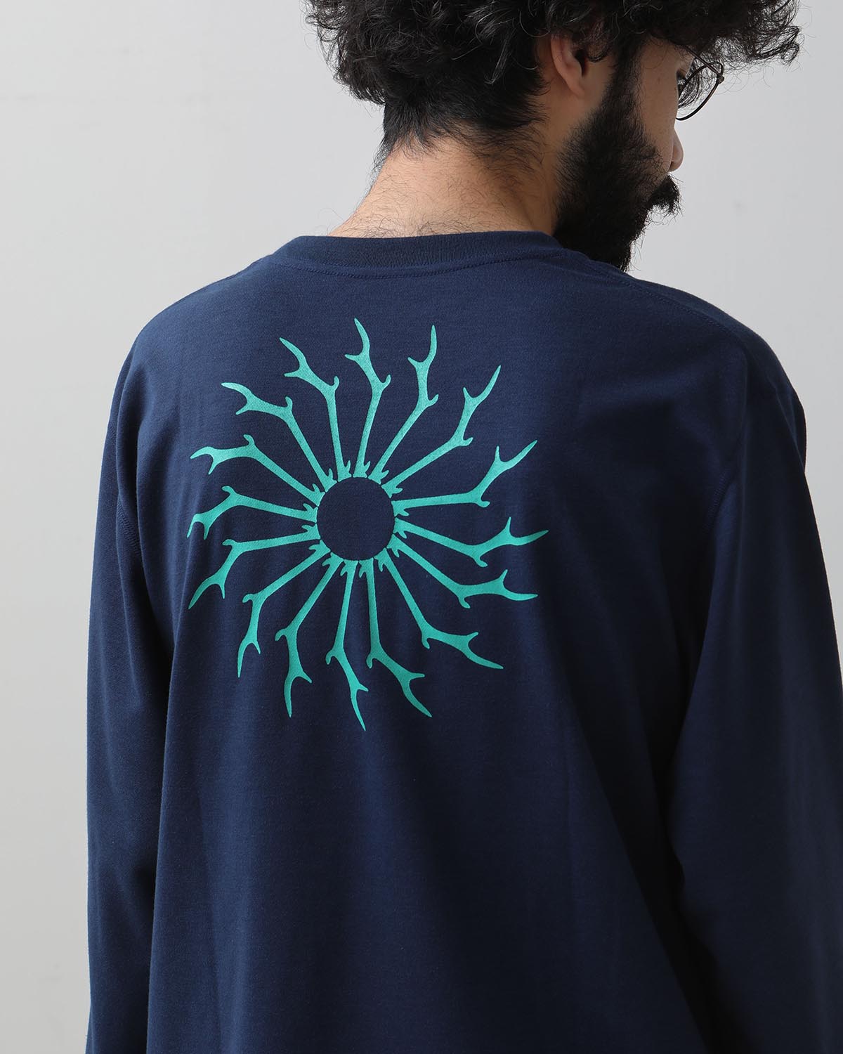 L/S ROUND POCKET TEE - CIRCLE HORN