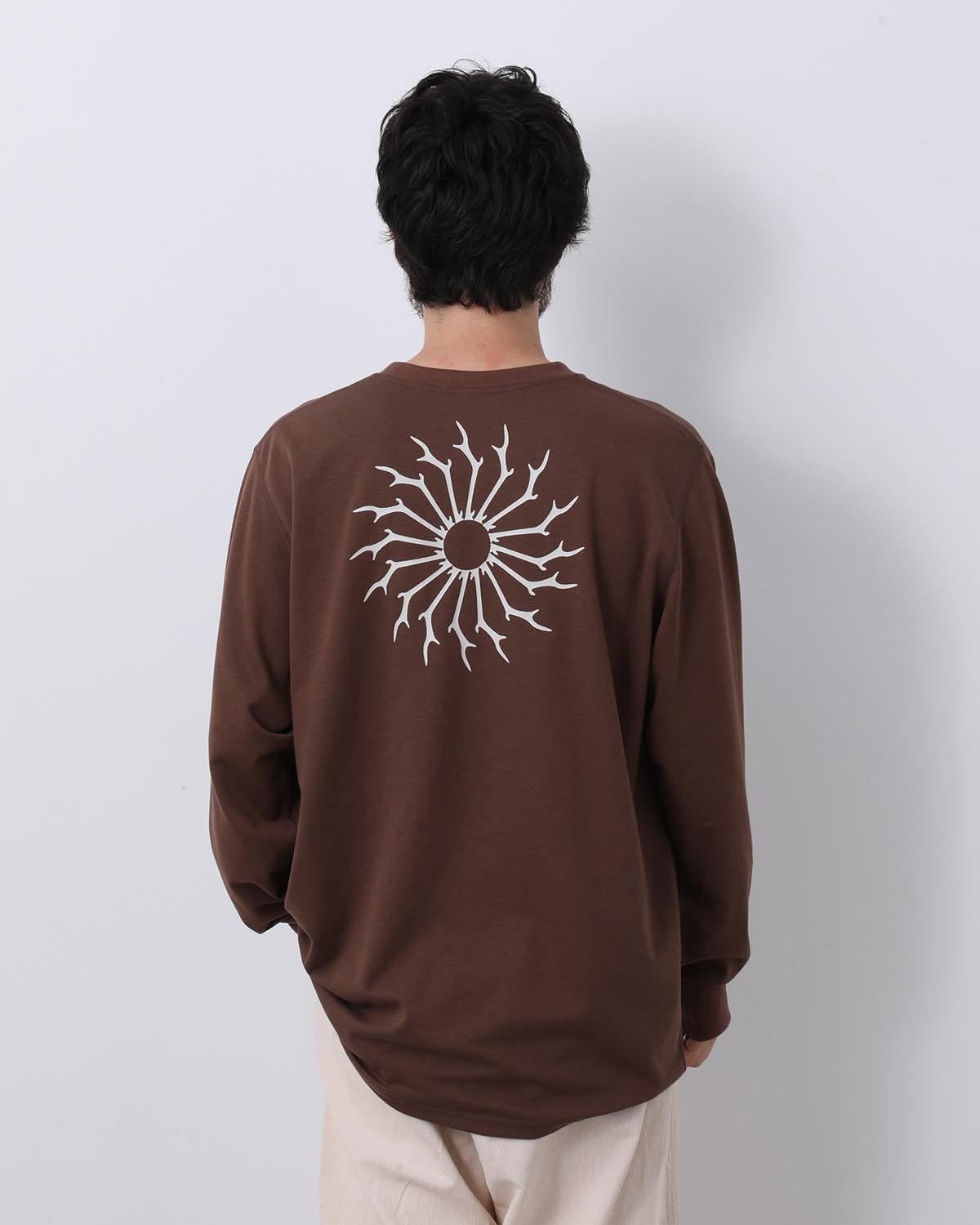 L/S ROUND POCKET TEE - CIRCLE HORN