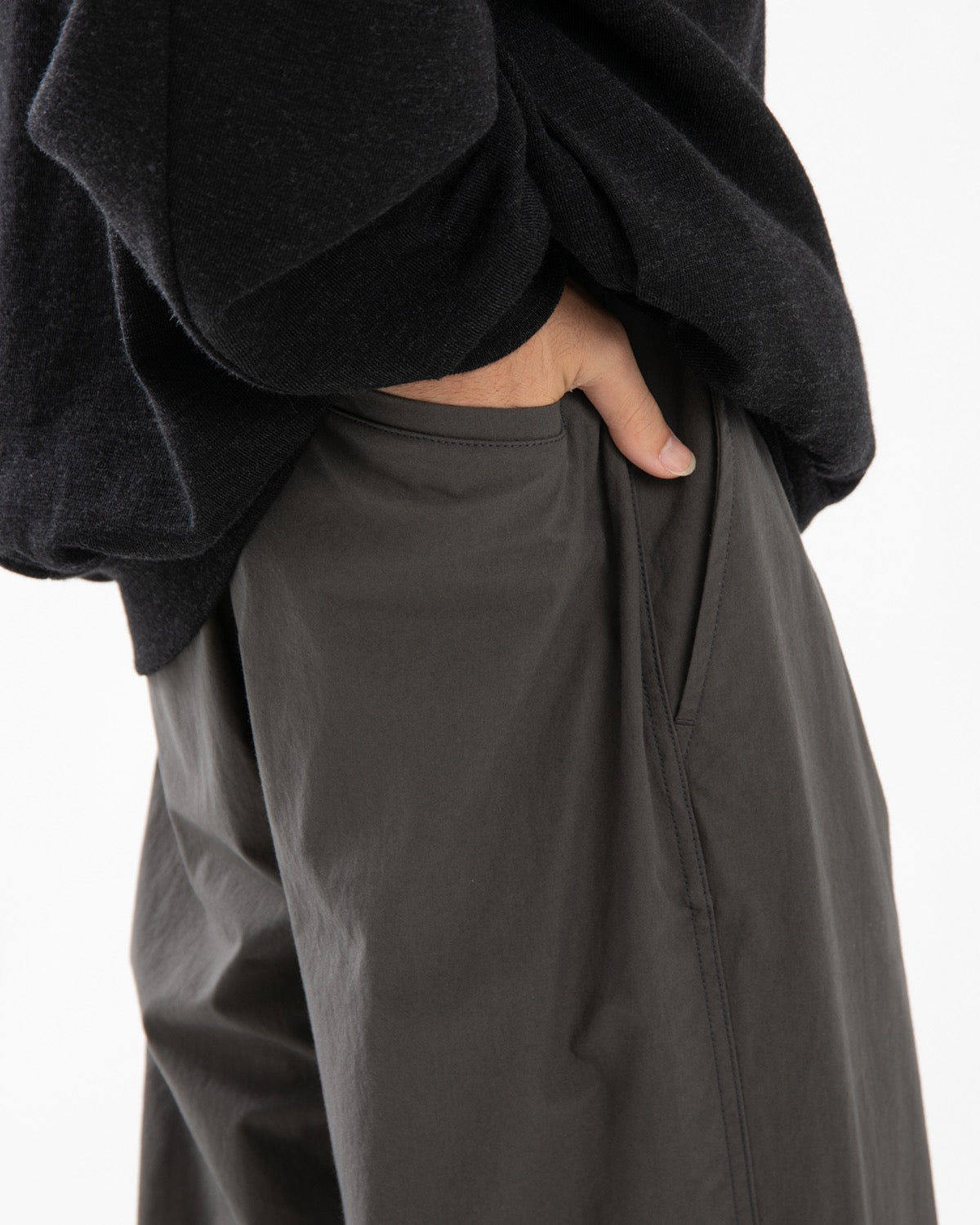 GENTLEMAN TUCK PANTS