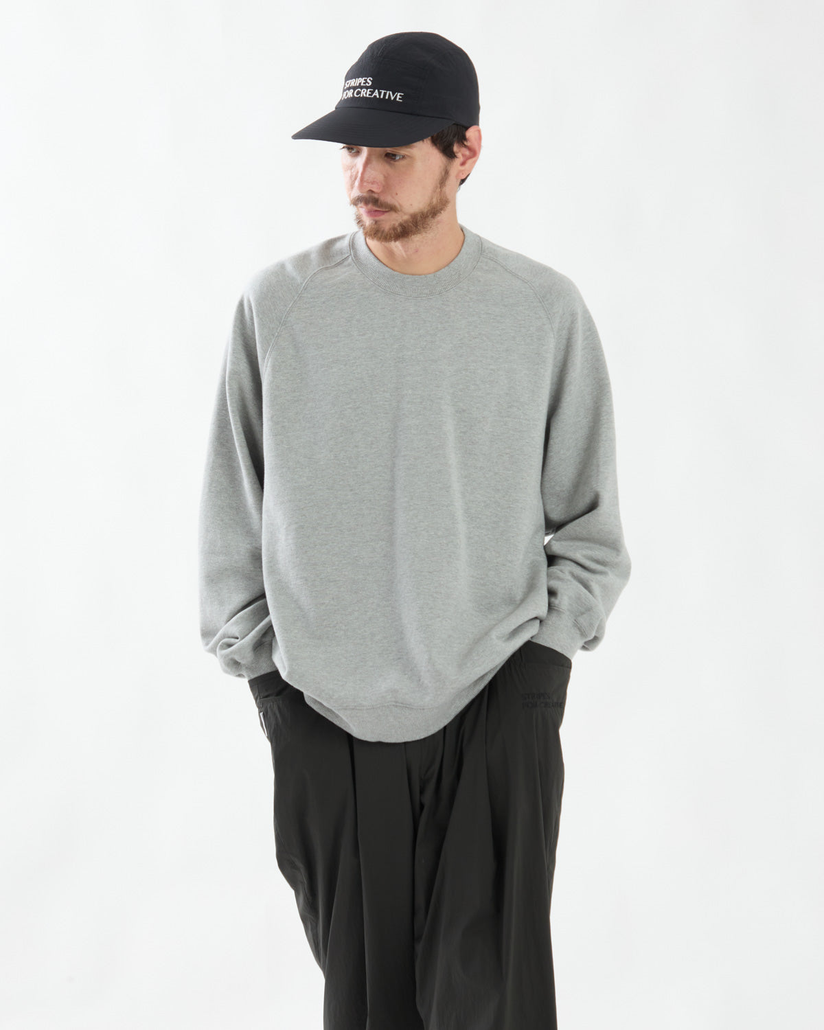RAGLAN CREW SWEAT