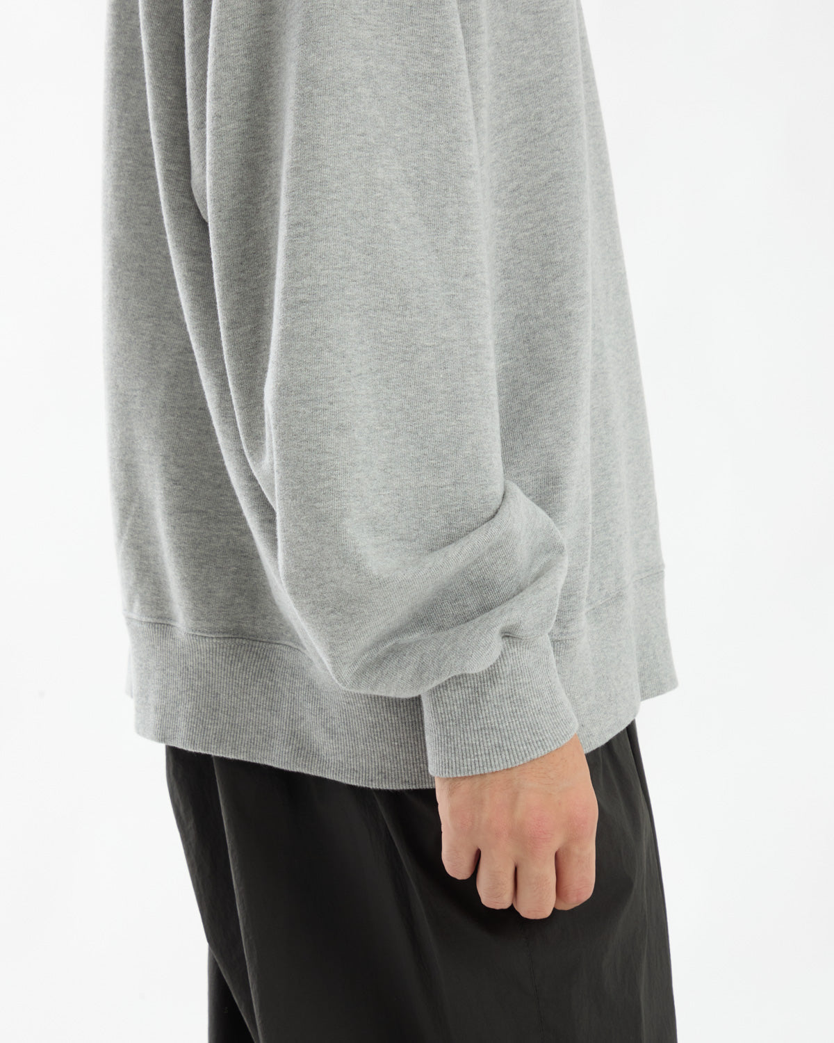 RAGLAN CREW SWEAT