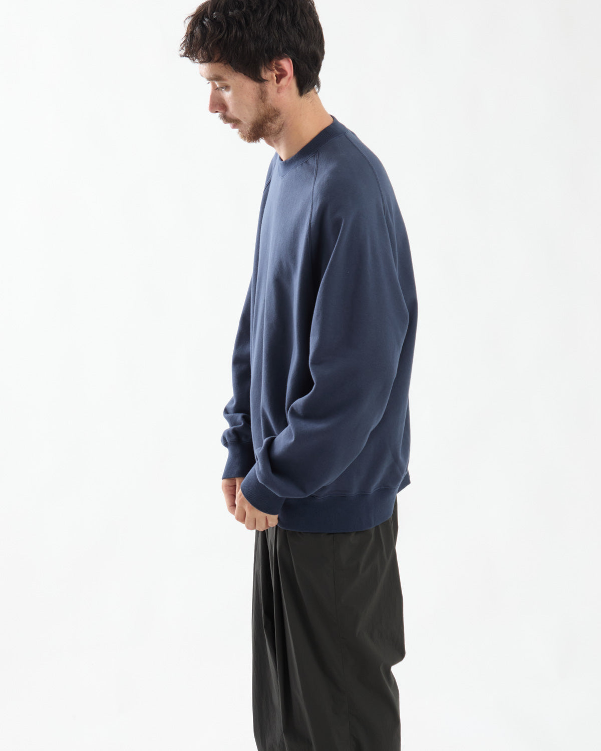 RAGLAN CREW SWEAT