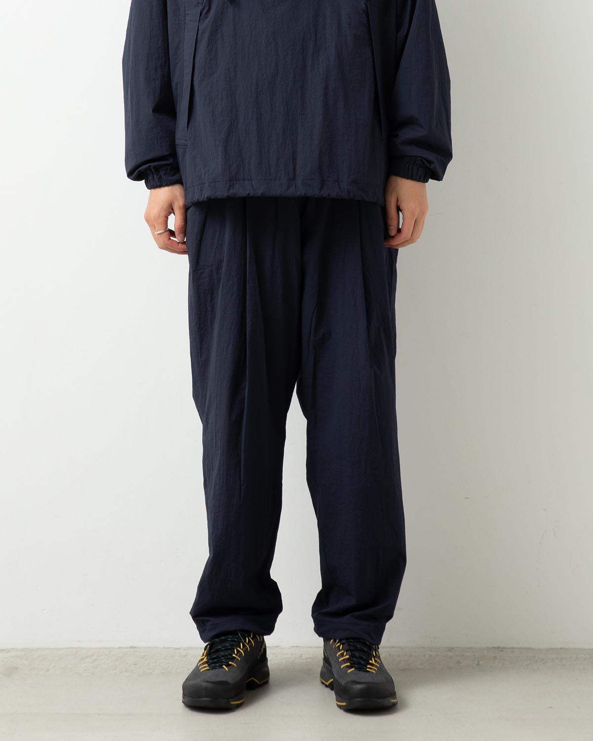 WIDE TAPERED EASY PANTS (NEW CRISPY)