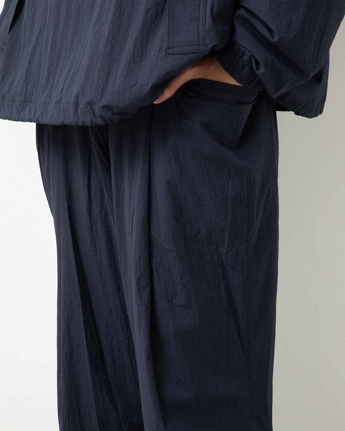 WIDE TAPERED EASY PANTS (NEW CRISPY)