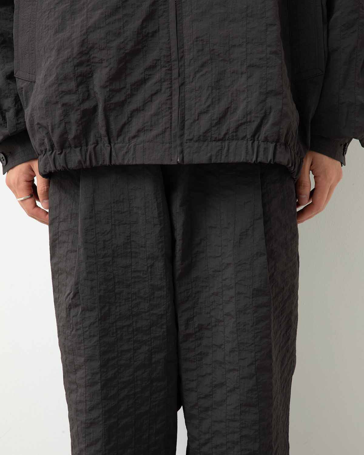 NEW WIDE TWO TUCK PANTS (STICHED NYLON)
