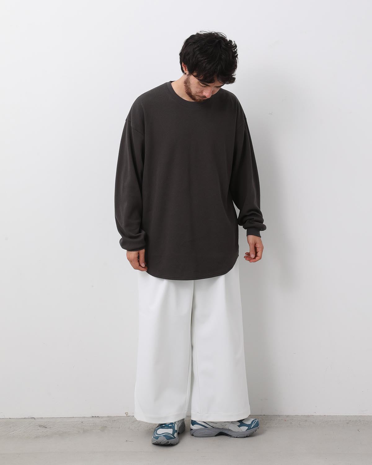 WIDE TWO TUCK BAGGY PANTS