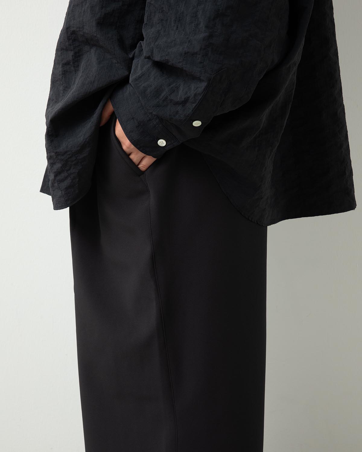 WIDE TWO TUCK BAGGY PANTS